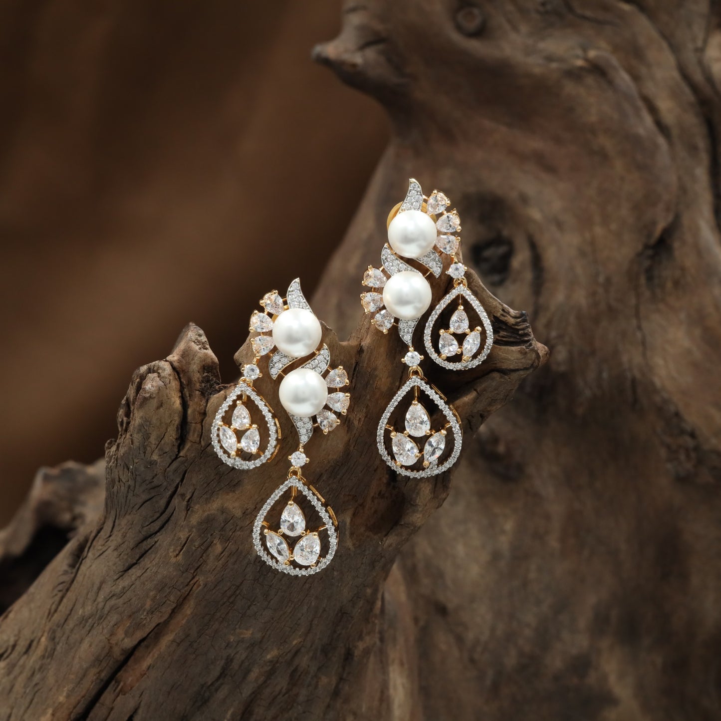Triple Pear GJ Hanging with Floral Border Arrangement and Hanging Detailing