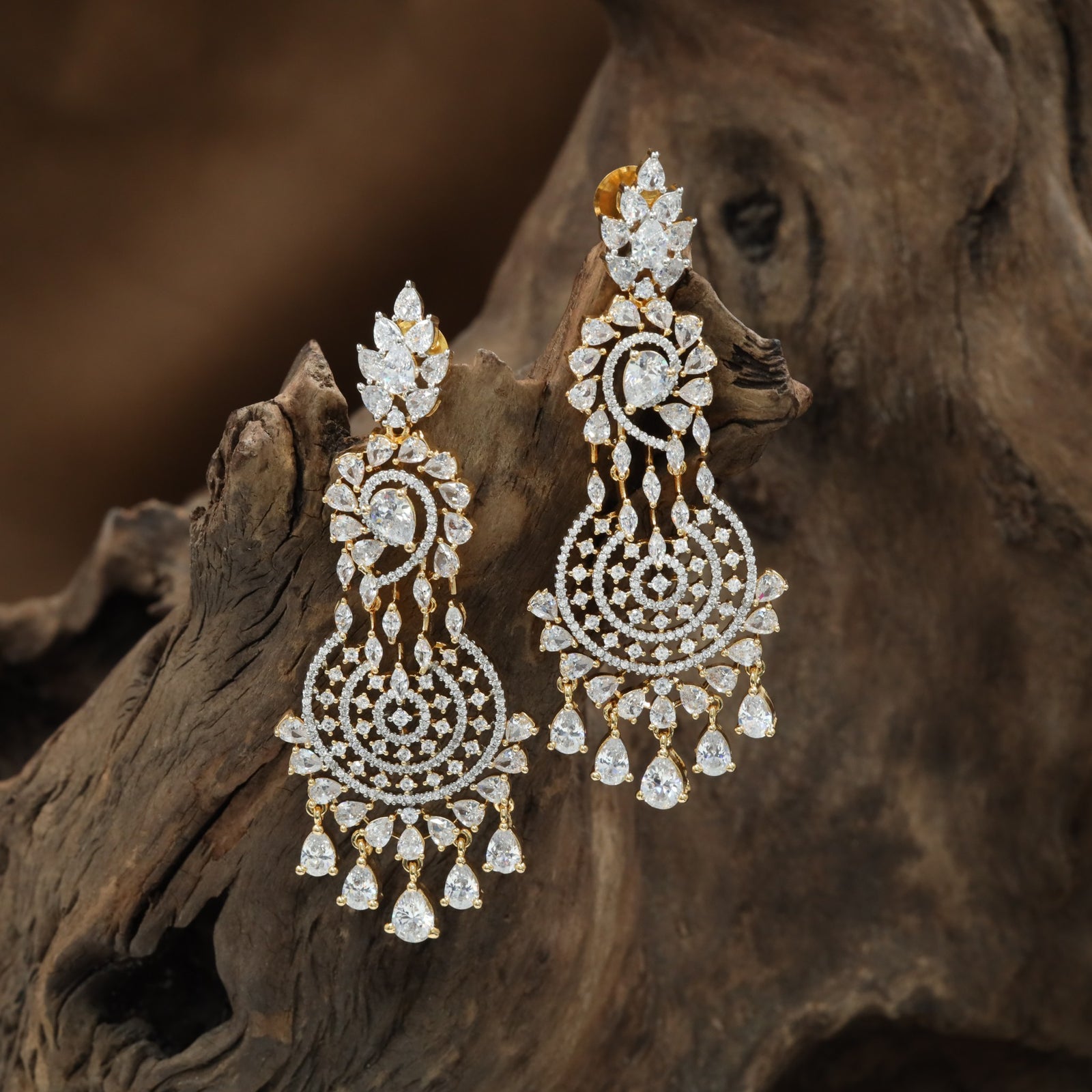 Spiral Cascade GJ Hanging with Circular Drop Layout and Tassel Fringe Detailing