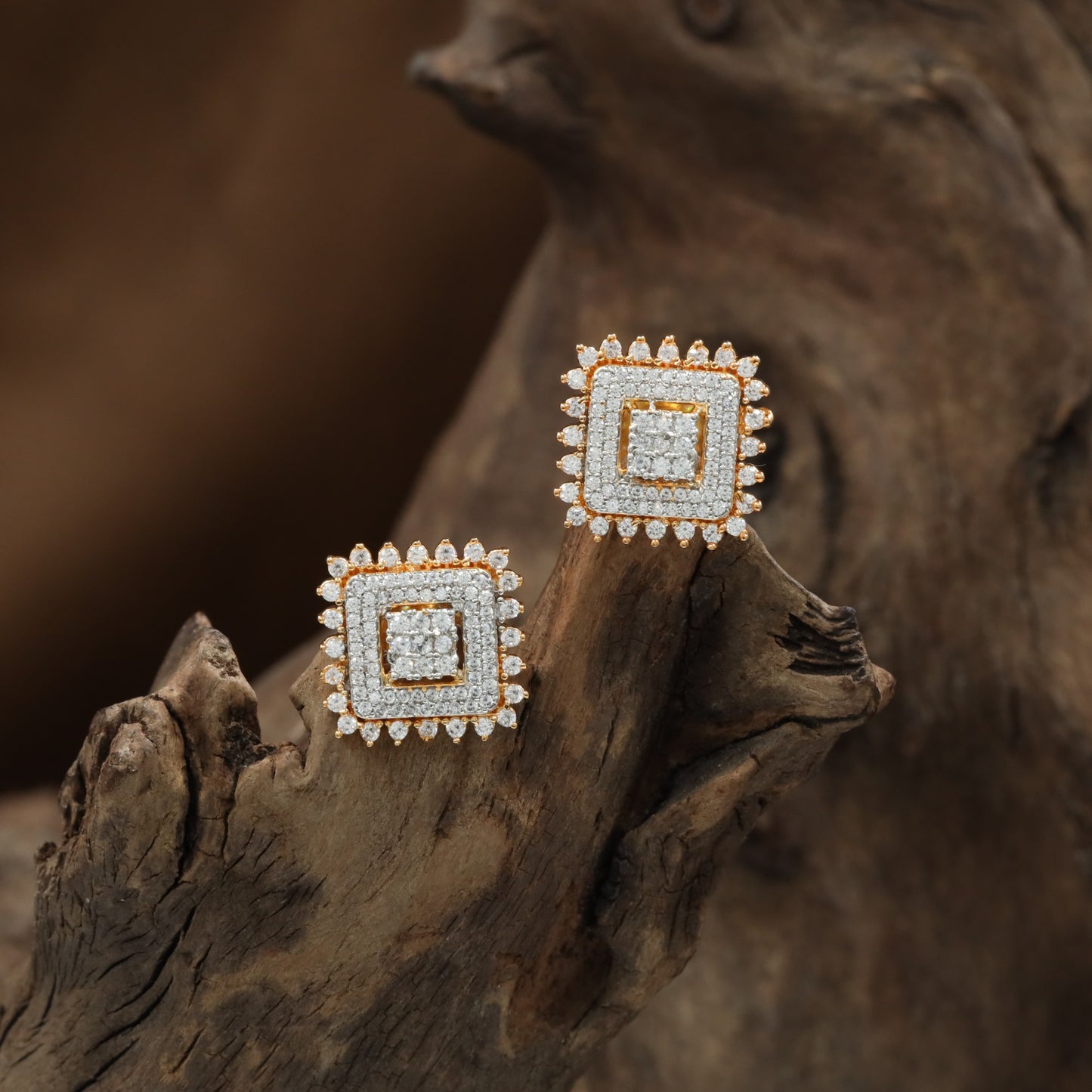 Royal Square Gj Stud with Raised Center Arrangement and Pearl Detailing