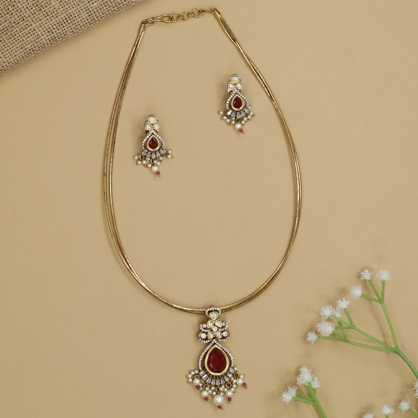 Pear Drop Kundan Necklace with Hanging Border Arrangement and Matching Earrings