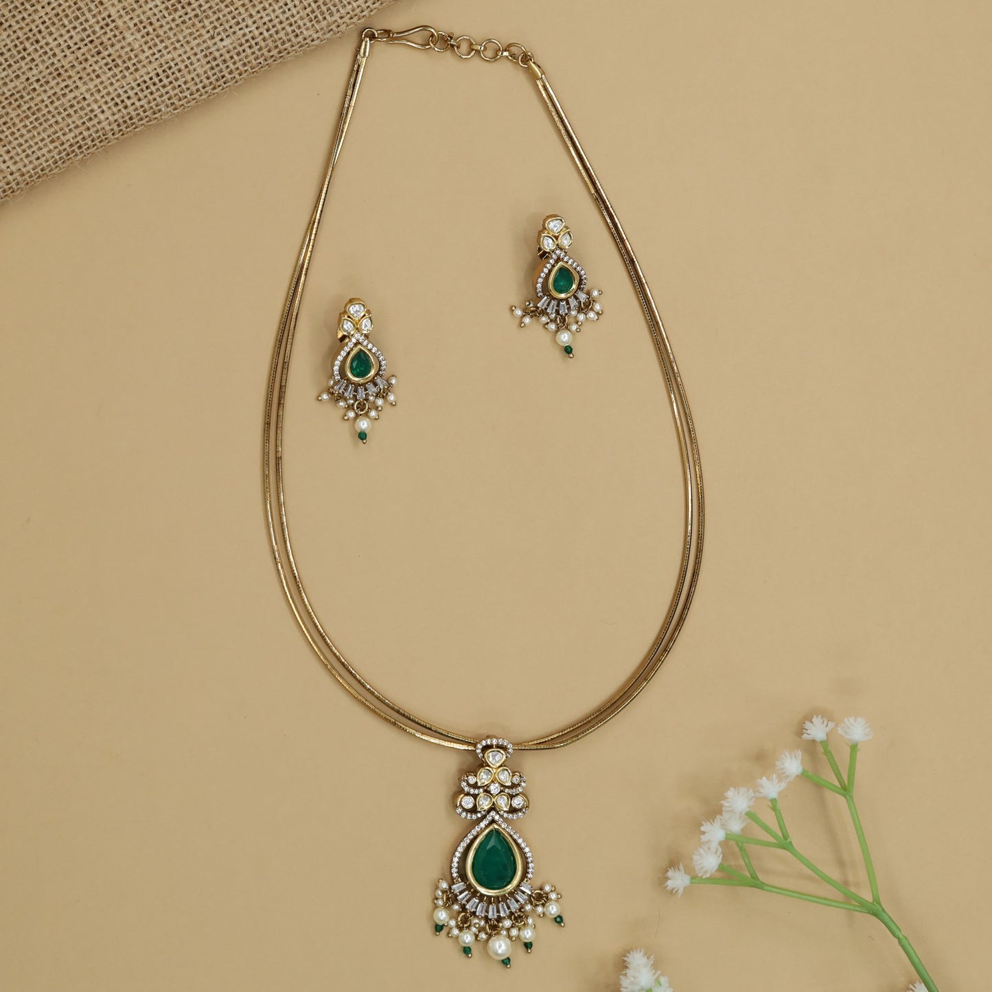 Pear Drop Kundan Necklace with Hanging Border Arrangement and Matching Earrings