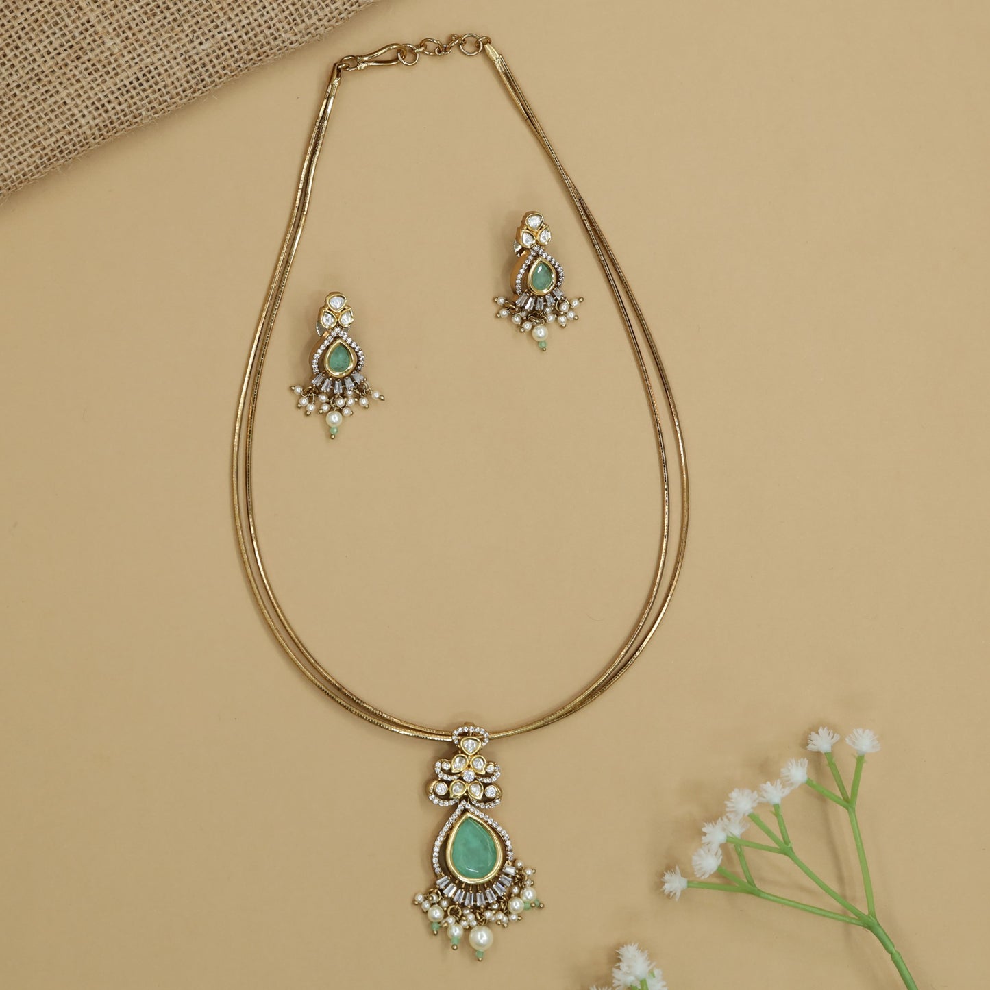 Pear Drop Kundan Necklace with Hanging Border Arrangement and Matching Earrings