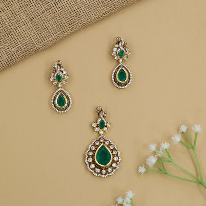 Pear Drop Kundan Pendant Set with Double Border Arrangement and Matching Studs