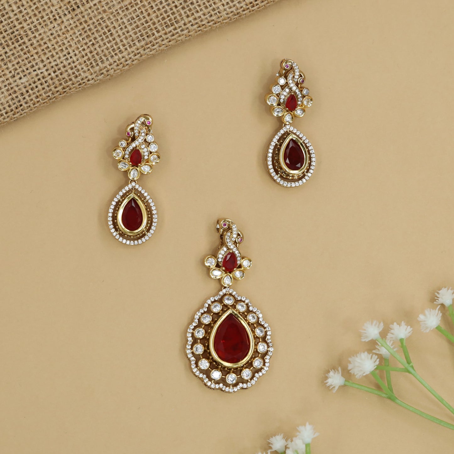 Pear Drop Kundan Pendant Set with Double Border Arrangement and Matching Studs