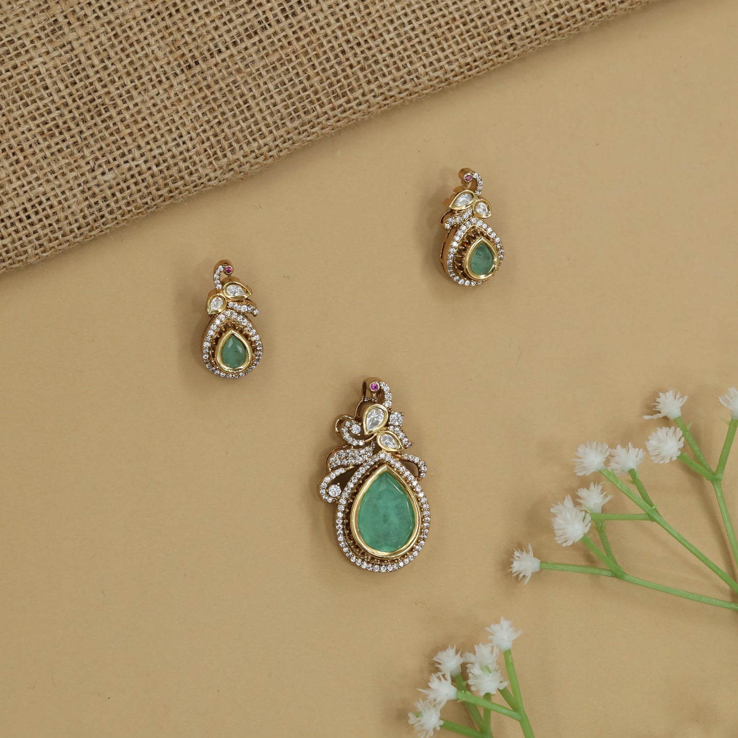 Vintage Peacock Kundan Pendant Set with Structured Pear Placement and Pendant Styling