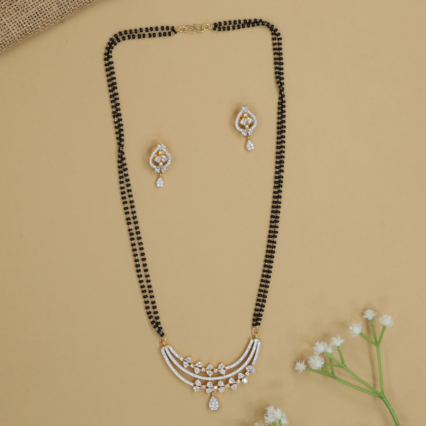 Luxury Pendant Mangalsutra with Curved Layered Line Structure