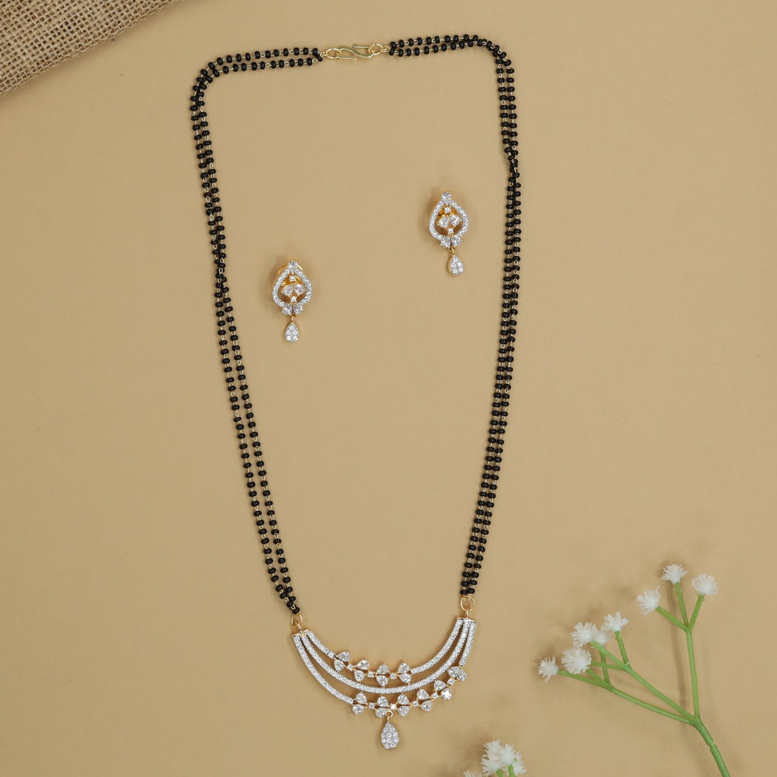 Luxury Pendant Mangalsutra with Curved Layered Line Structure