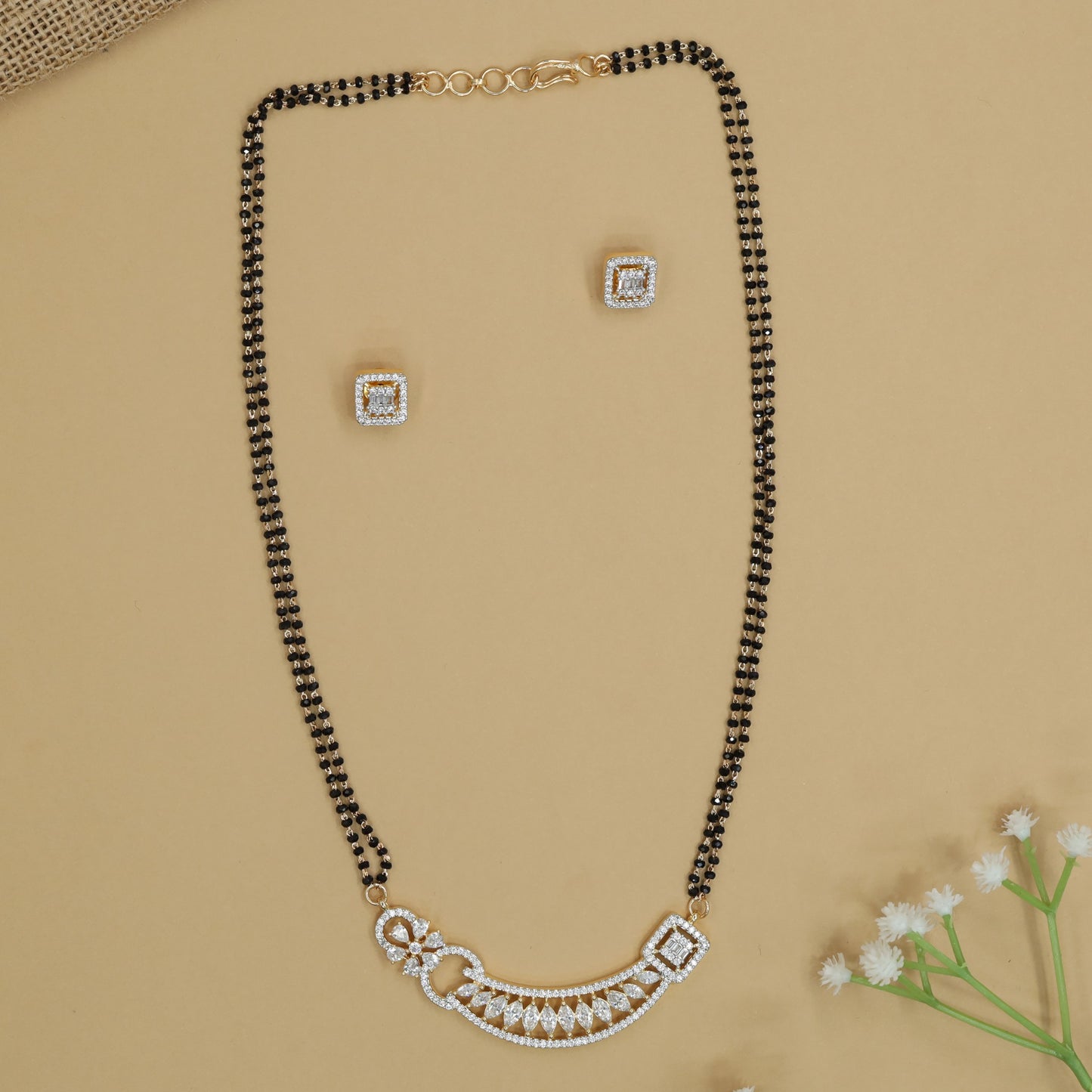 Square Frame Gj Mangalsutra with Curved Stone Bar Pendant Arrangement