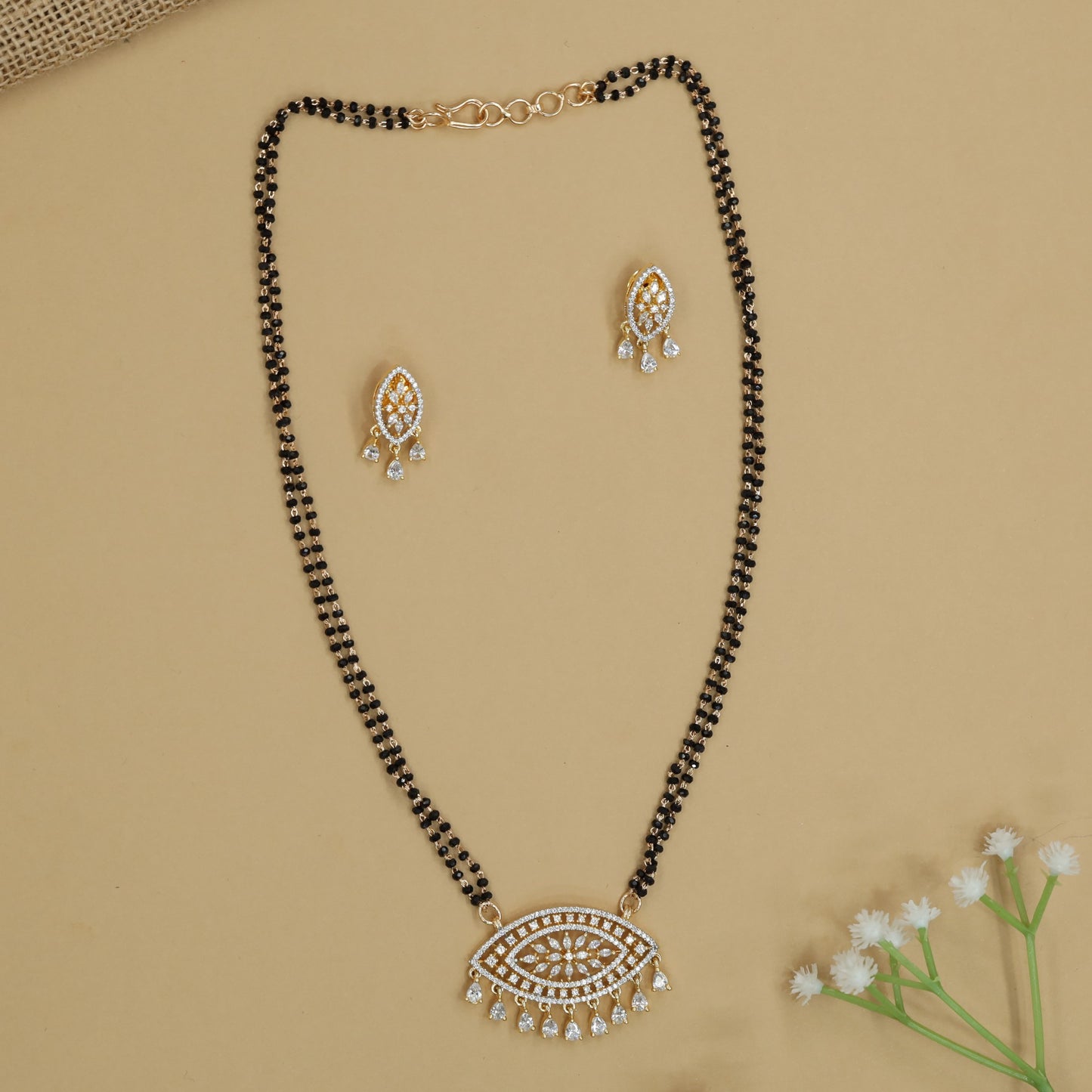 Eye Frame Gj Mangalsutra with Hanging Drop Border Arrangement