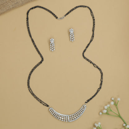 Opulent Sweep Mangalsutra with Structured Curve LayoutOpulent Sweep Mangalsutra with Structured Curve Layout