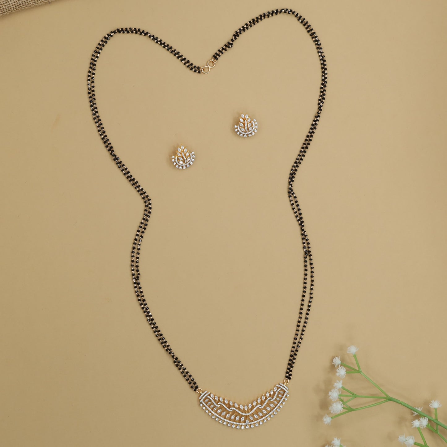 Grand Crescent Gj Mangalsutra with Structured Border Placement and Matching Studs