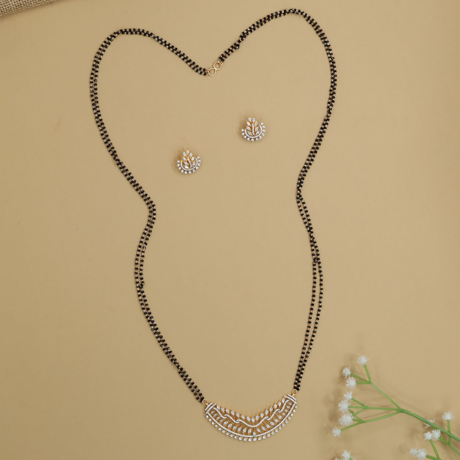 Grand Crescent Gj Mangalsutra with Structured Border Placement and Matching Studs
