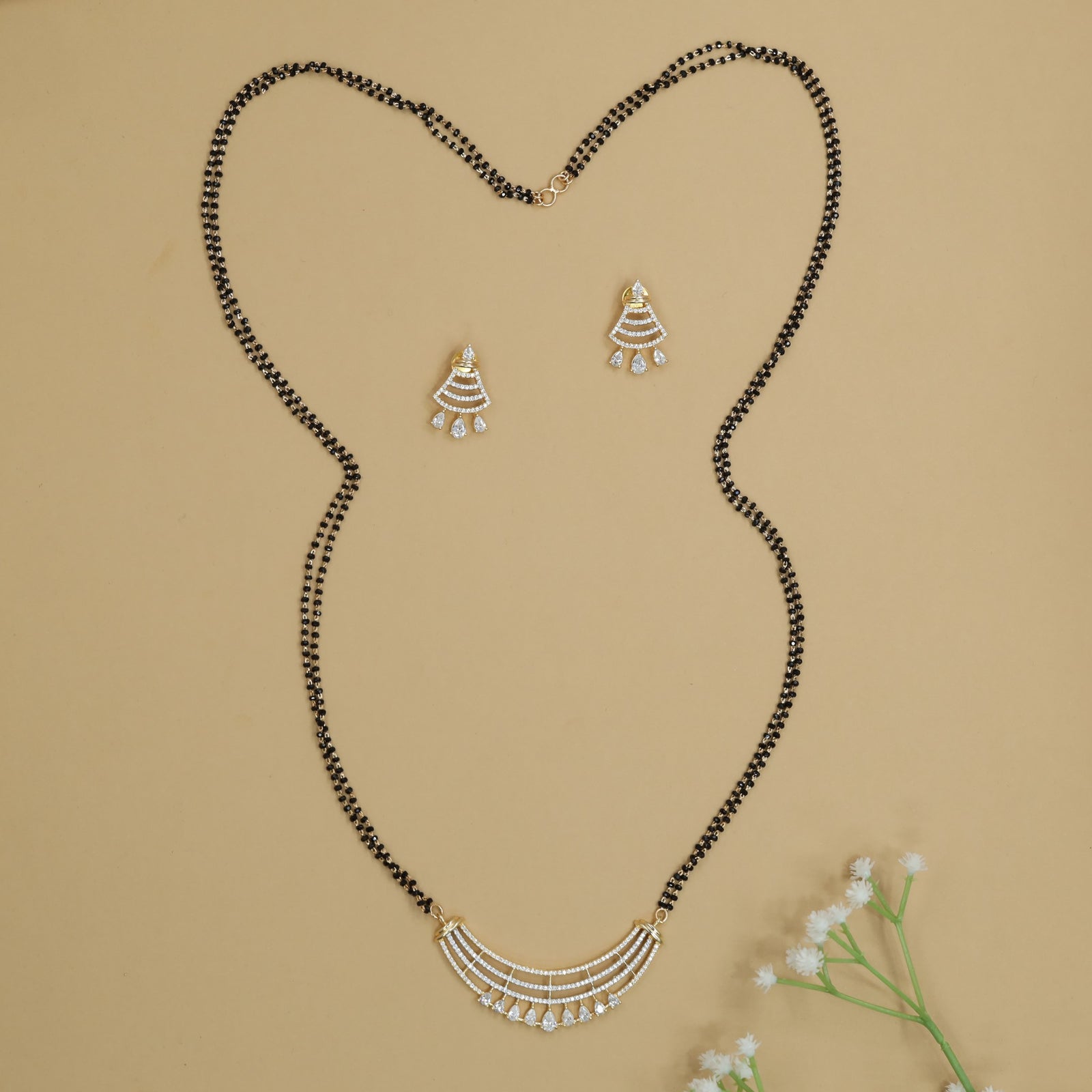 Radiant Gj Palace Frame Mangalsutra with Tiered Pendant Styling