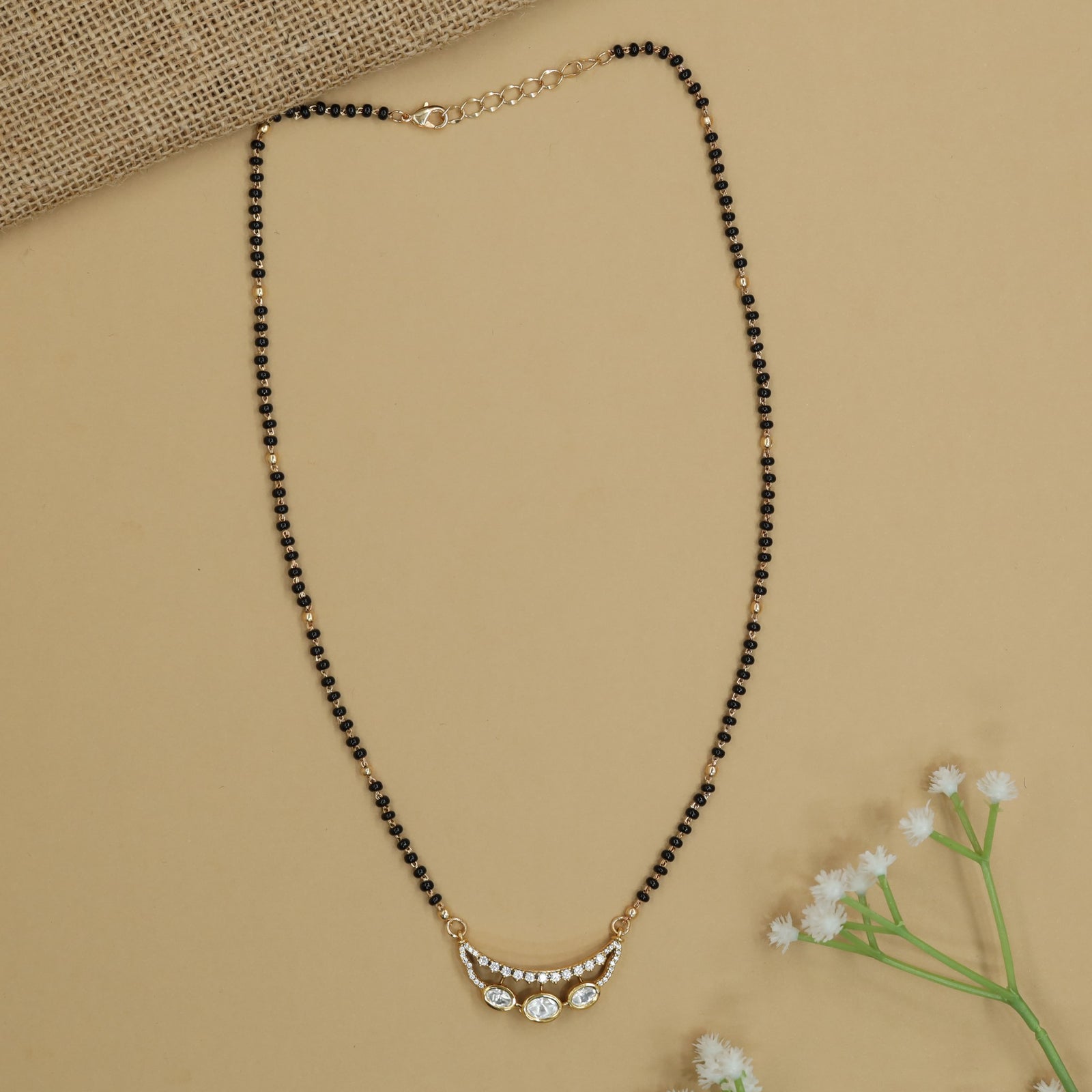 Stylish Kundan Mangalsutra with Oval Center Design