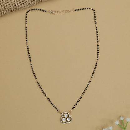Traditional Kundan Mangalsutra with Cluster Border Pattern