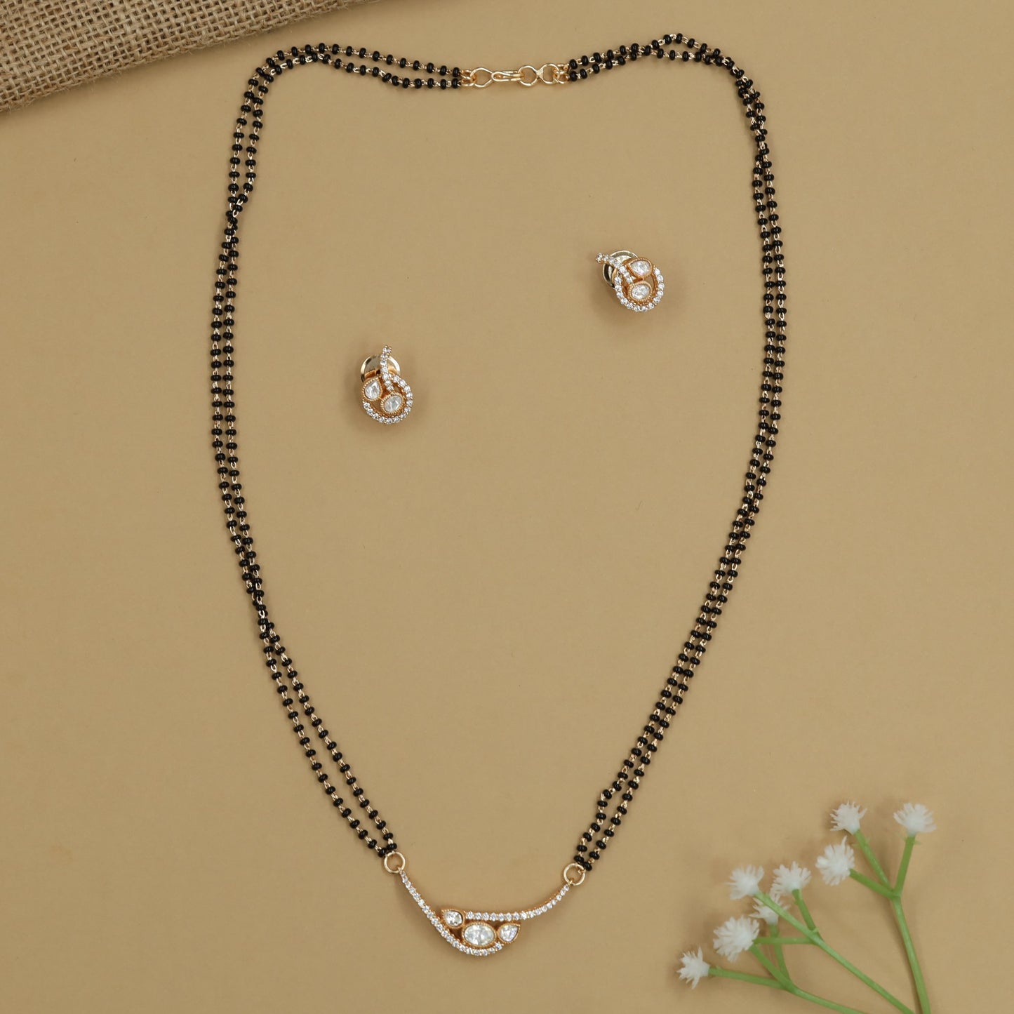 Mirage Gold Polish Mangalsutra with Compact Center Structure