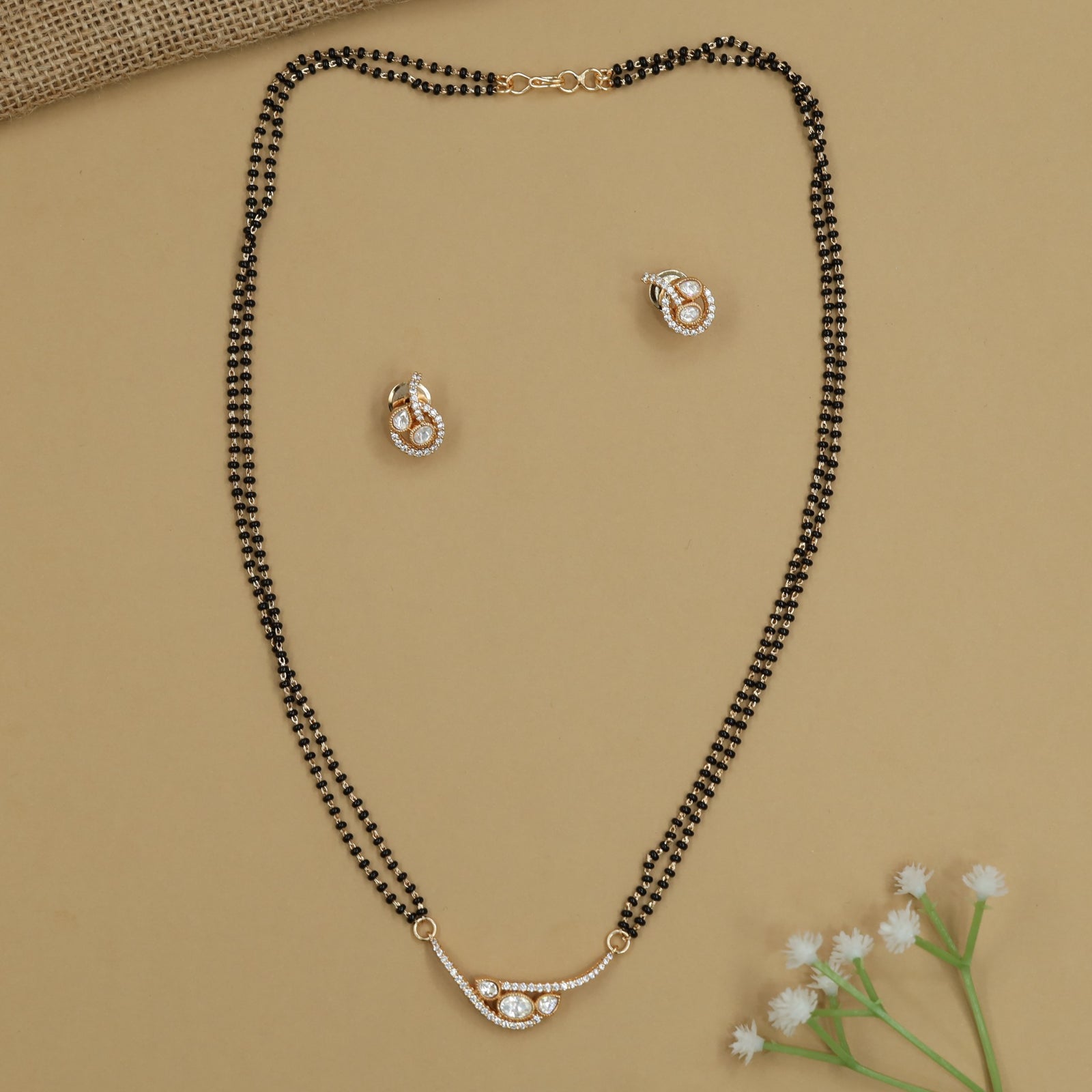 Mirage Gold Polish Mangalsutra with Compact Center Structure