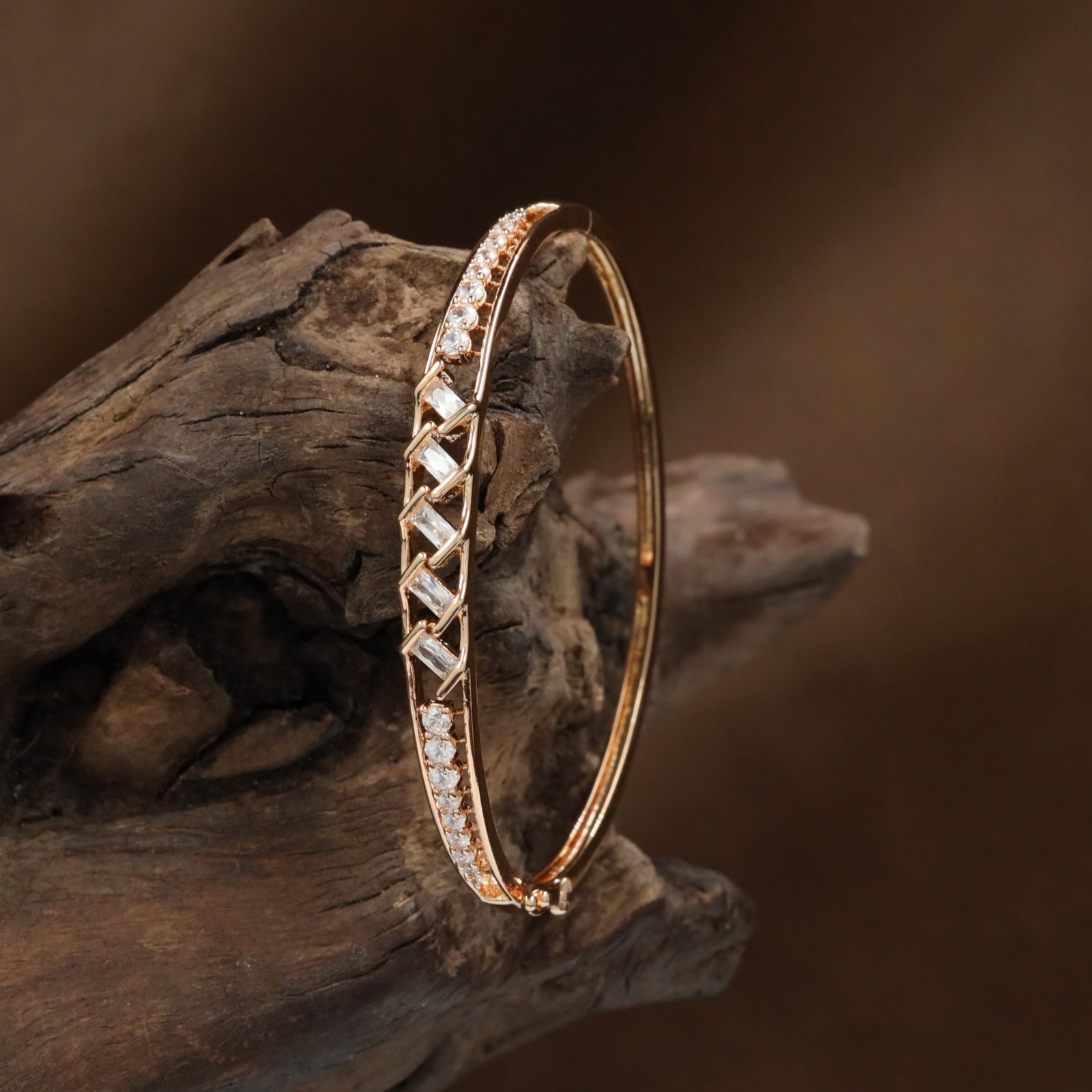 Jewel Weave Kada with Crisscross Border Placement and Structured Styling