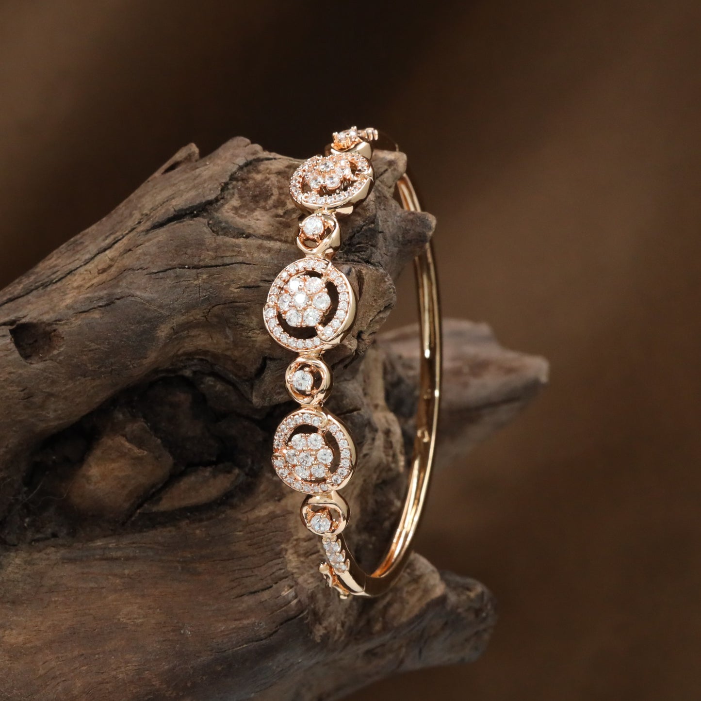 Branch Swirl Kada with Curved Frame Placement and Structured Styling