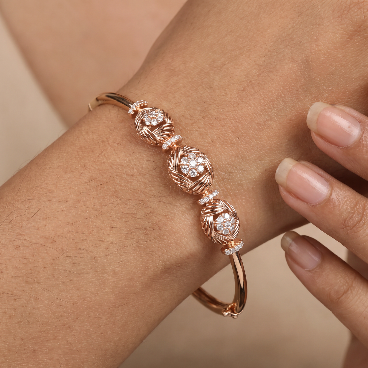 Gloss Disc Kada with Structured Round Placement and Detailed Styling
