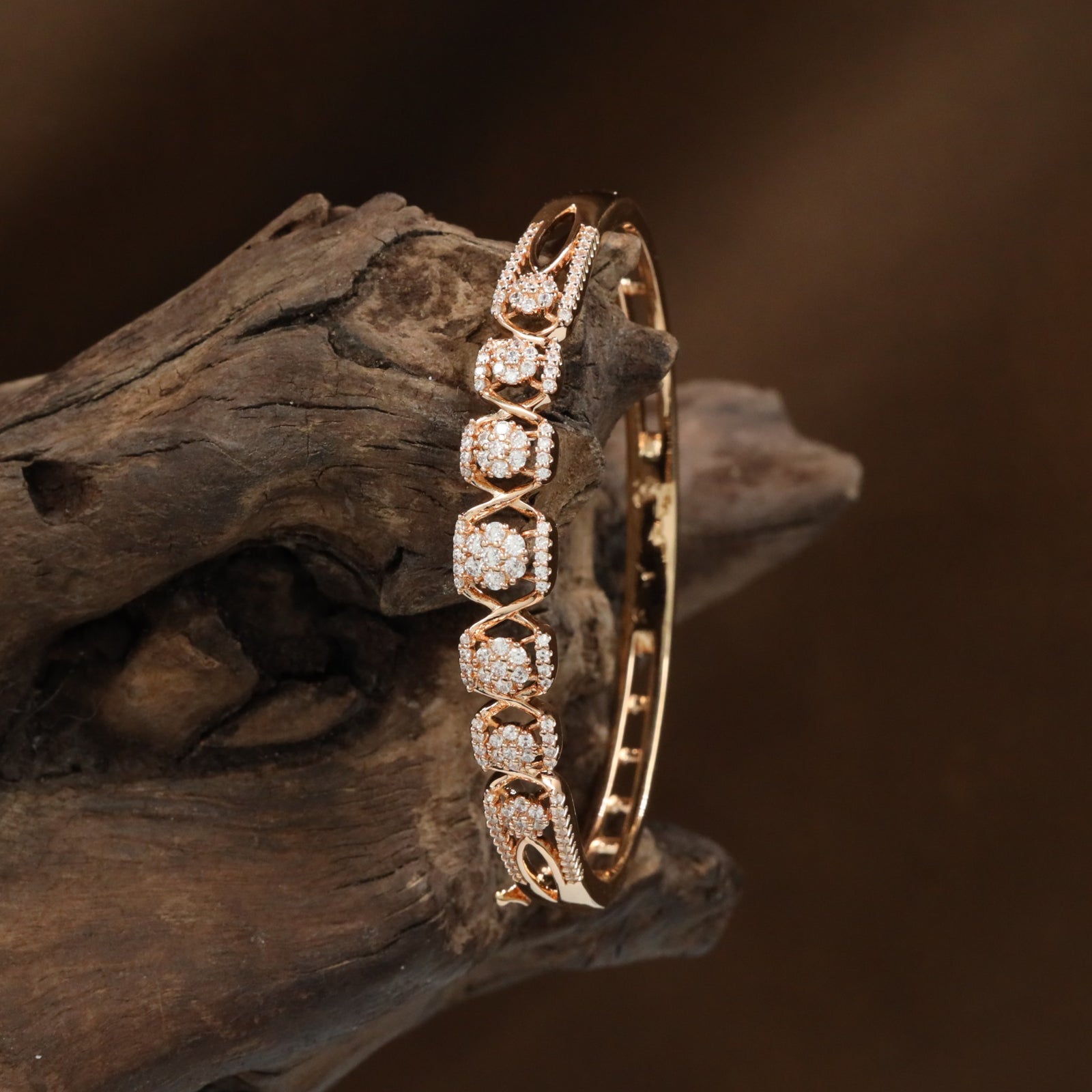 Royal Floral Kada with Structured Connector Pattern and Oval Placement