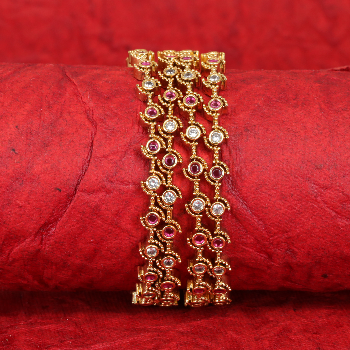 Ratnavritta Round Gem Link Bangles with Beaded Circular Frames