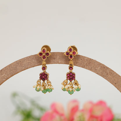 Aarini Pearl Cluster Hanging with Bell Tassel Finish