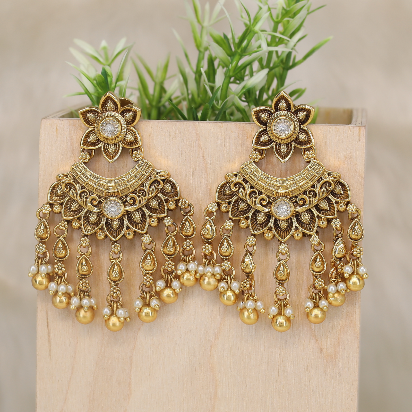 Falashree Grand Floral Arc Hanging with Cluster Tassels
