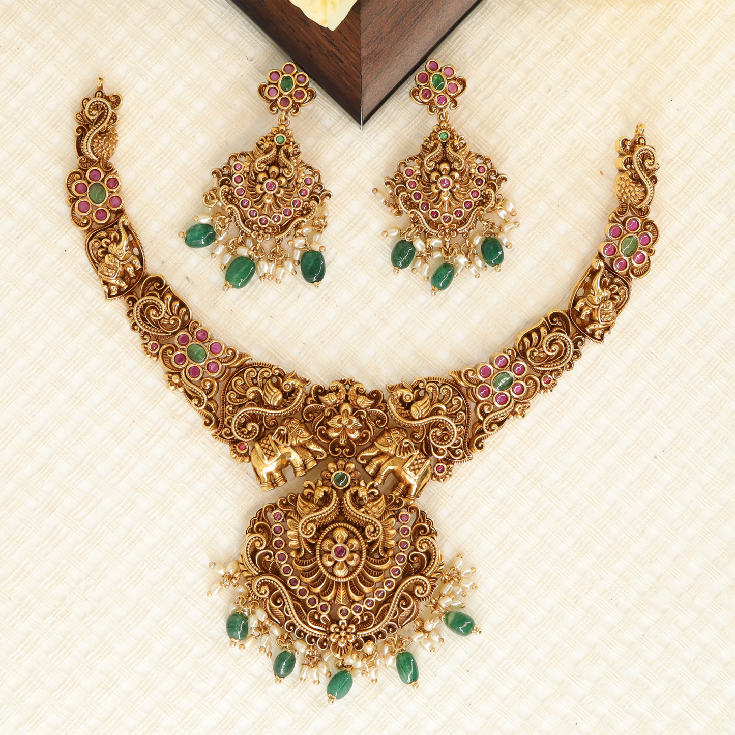 Antique Necklace X104260