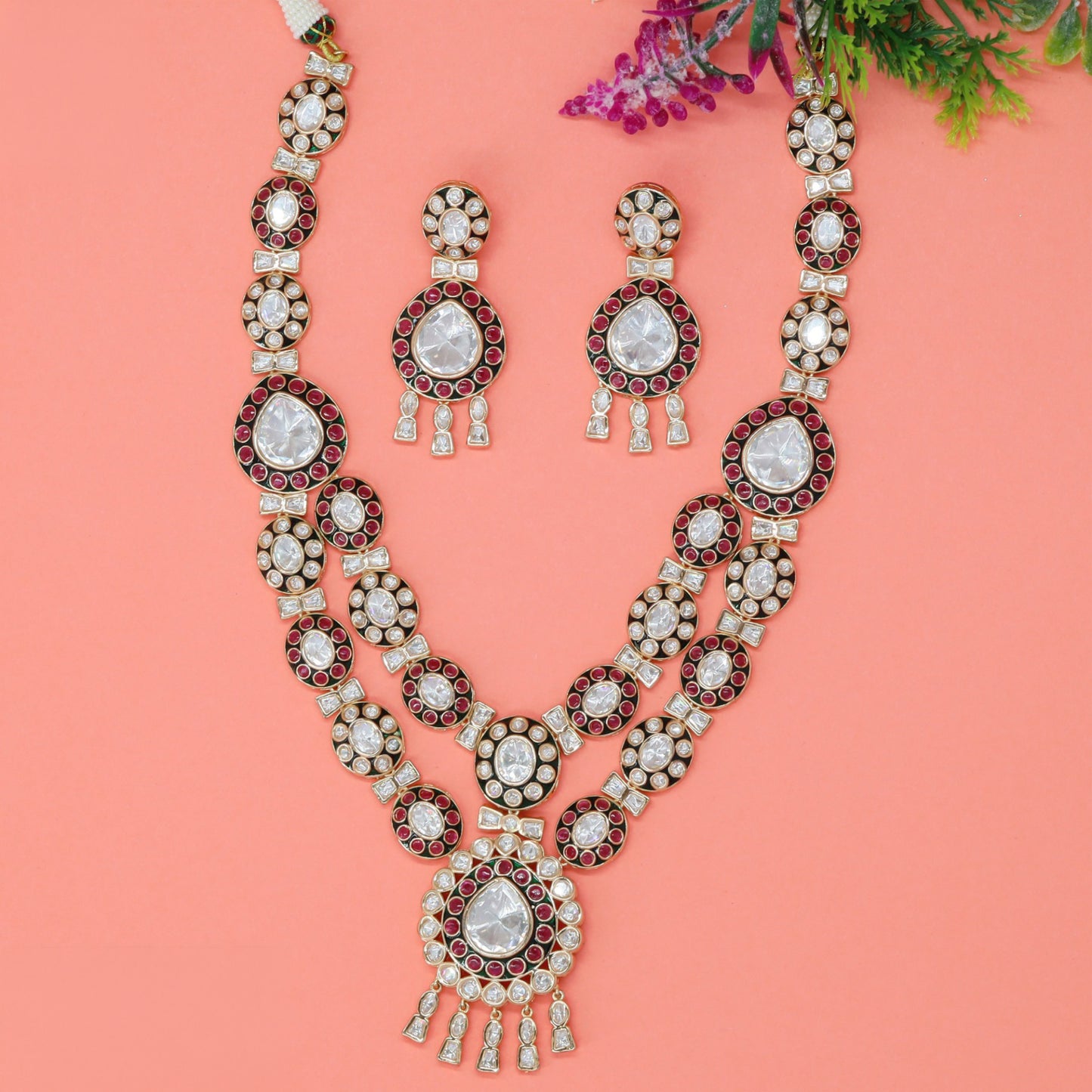 Classic Kundan haara with framed round links and prominent pendant drop