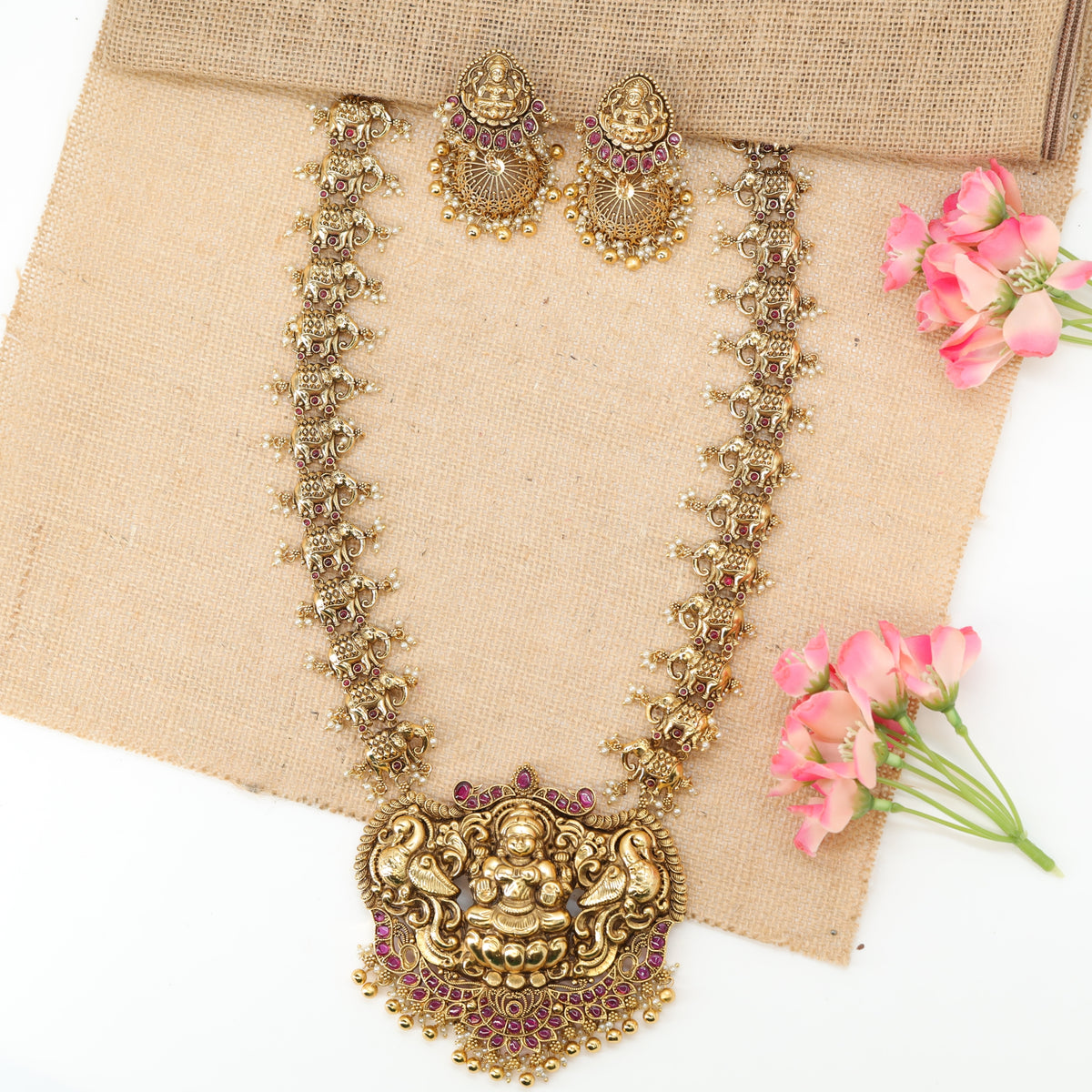 Kamalini Gajalakshmi Emblem Long Haara with Ornamental Relief Framework