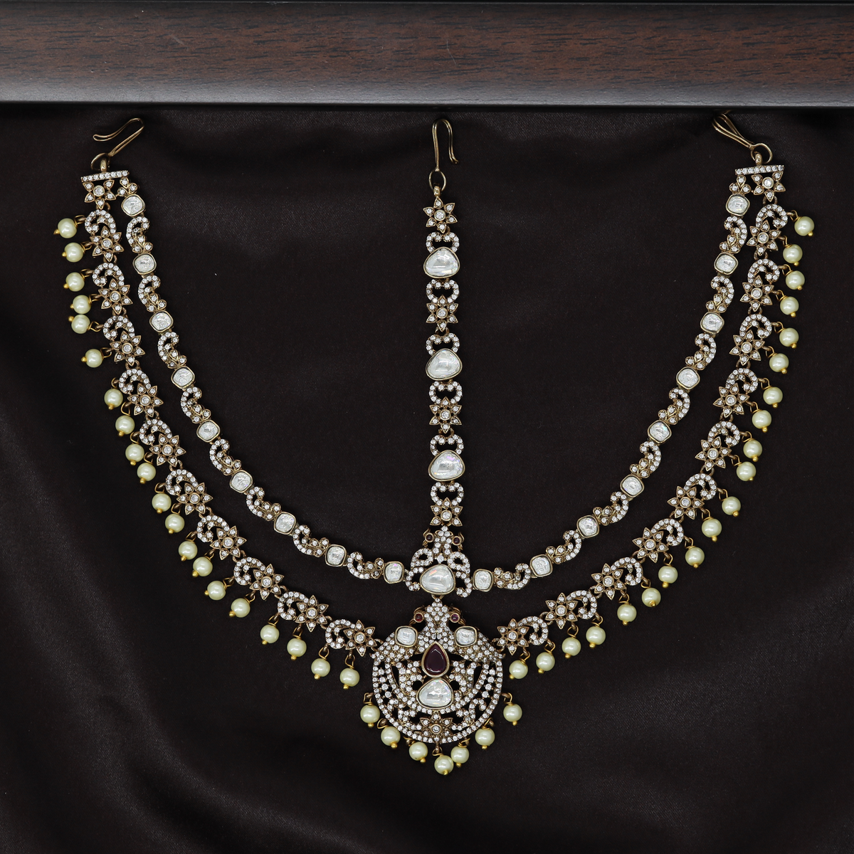 Traditional Bridal Headset Jewellery with Ornate Pendant Necklace Design