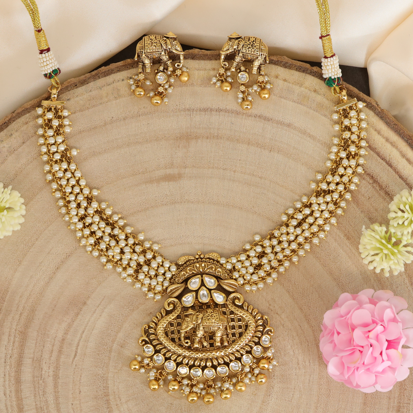 Antique Pearl Necklace x104666