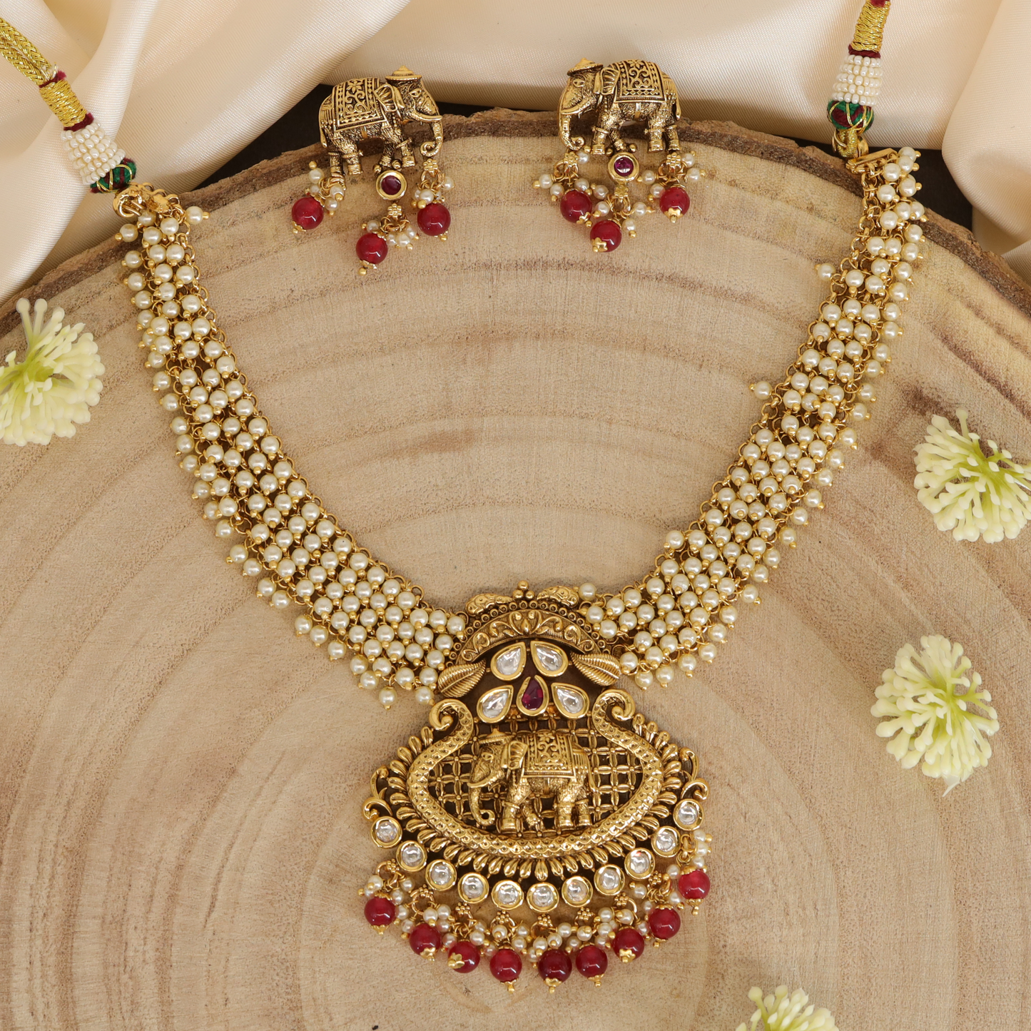 Antique Pearl Necklace x104666