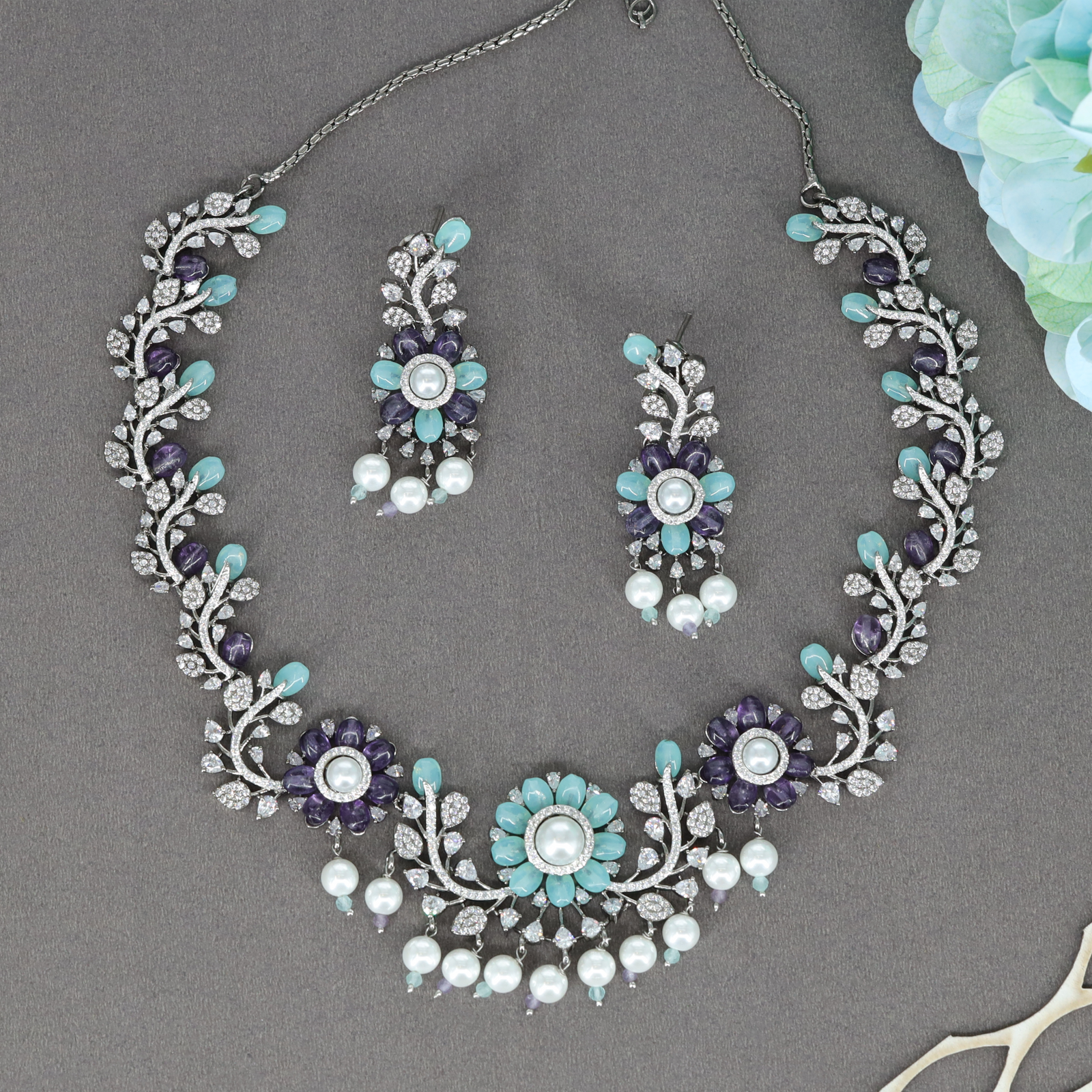 Ornamental Branch Link Necklace with Radiating Blossom Centres