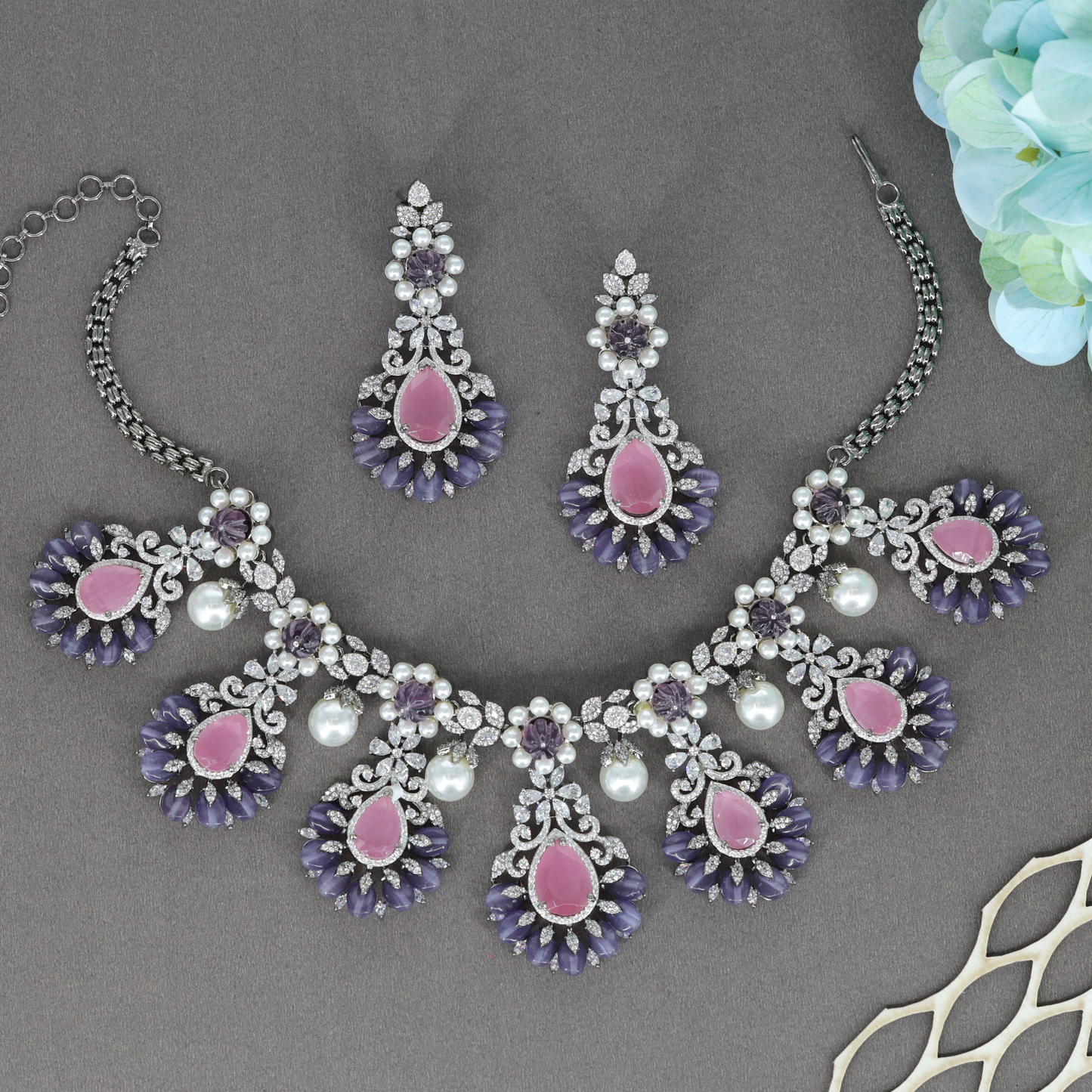 Contemporary Floral Drop Necklace Set with Elegant Statement Design
