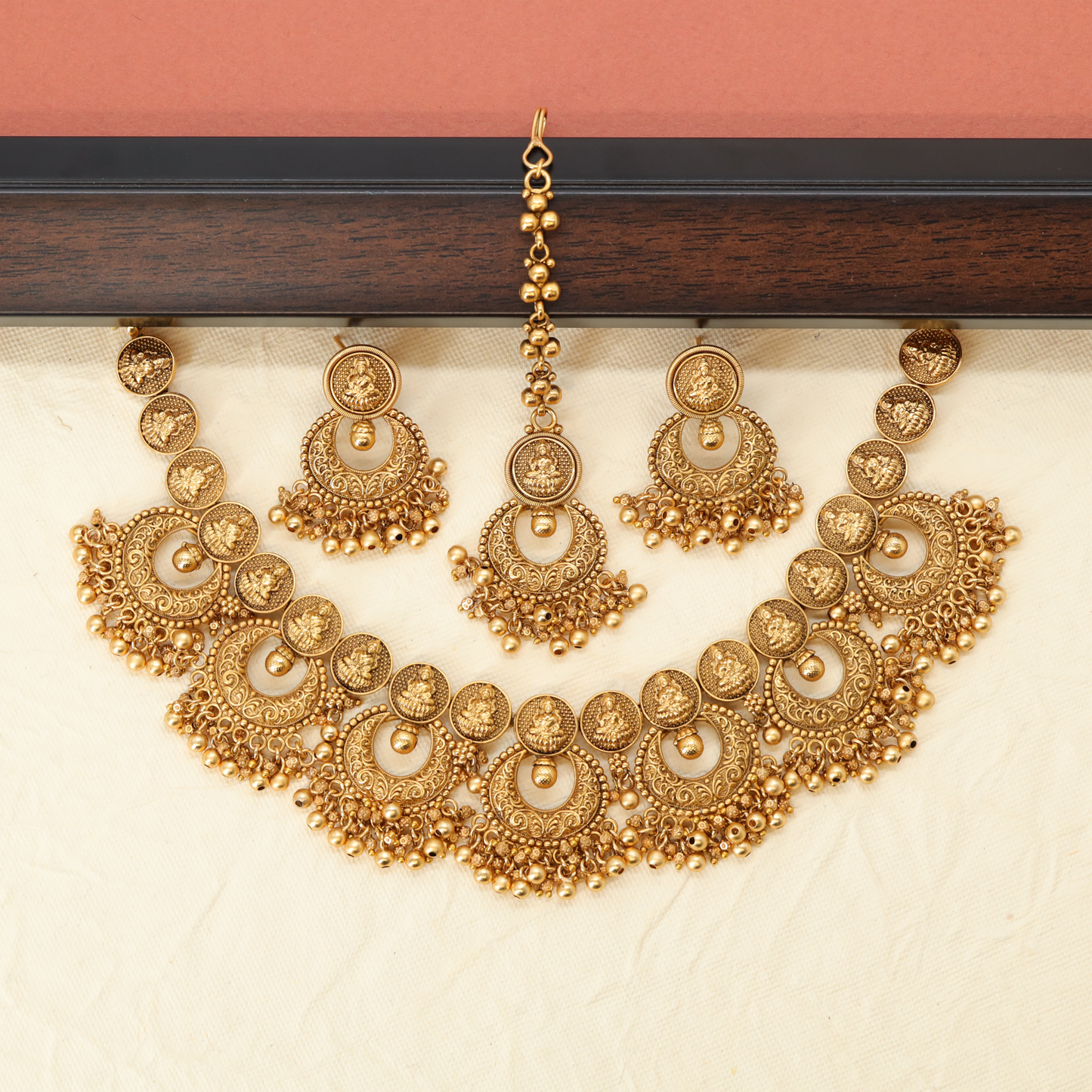 Antique Necklace X105027