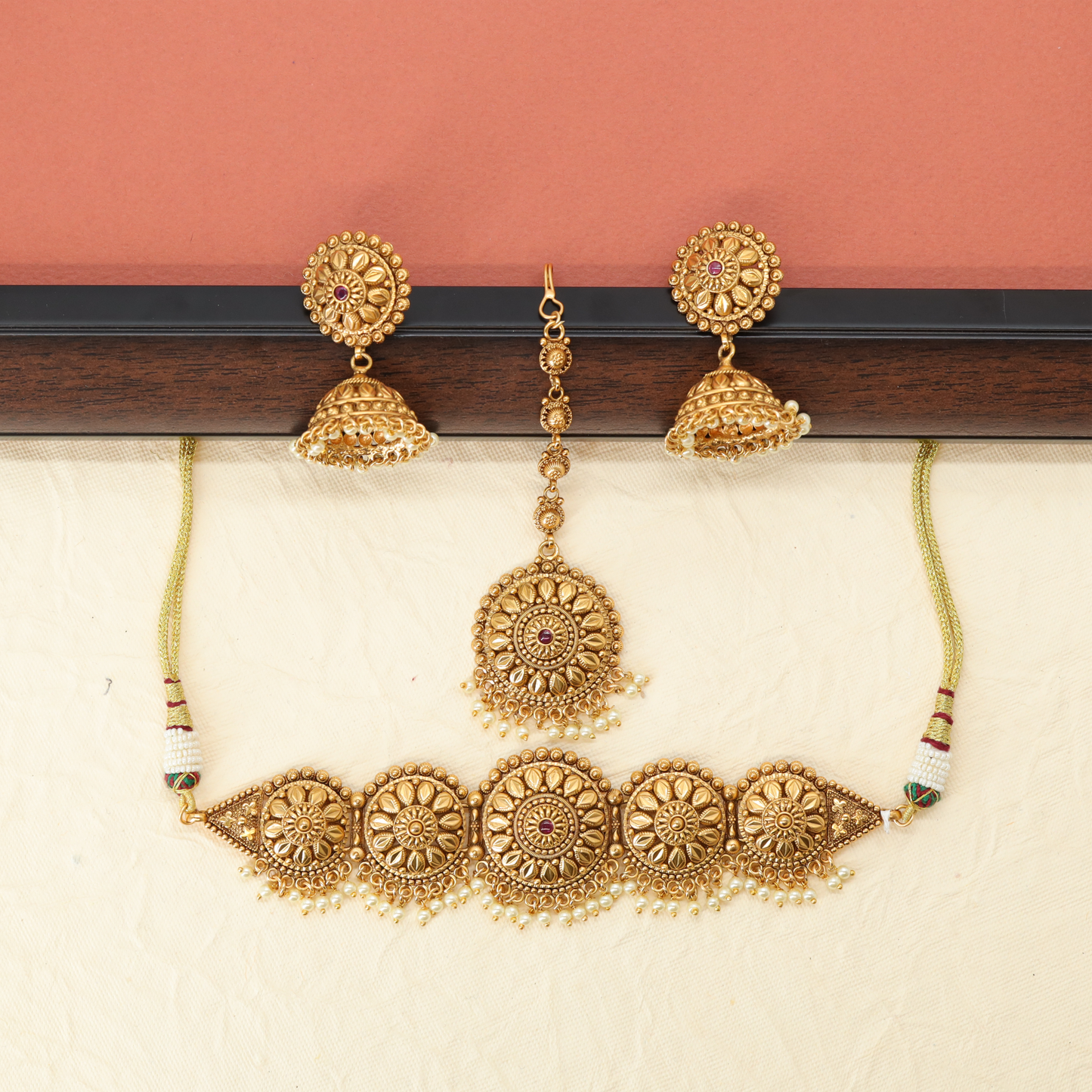 Antique Choker X105034