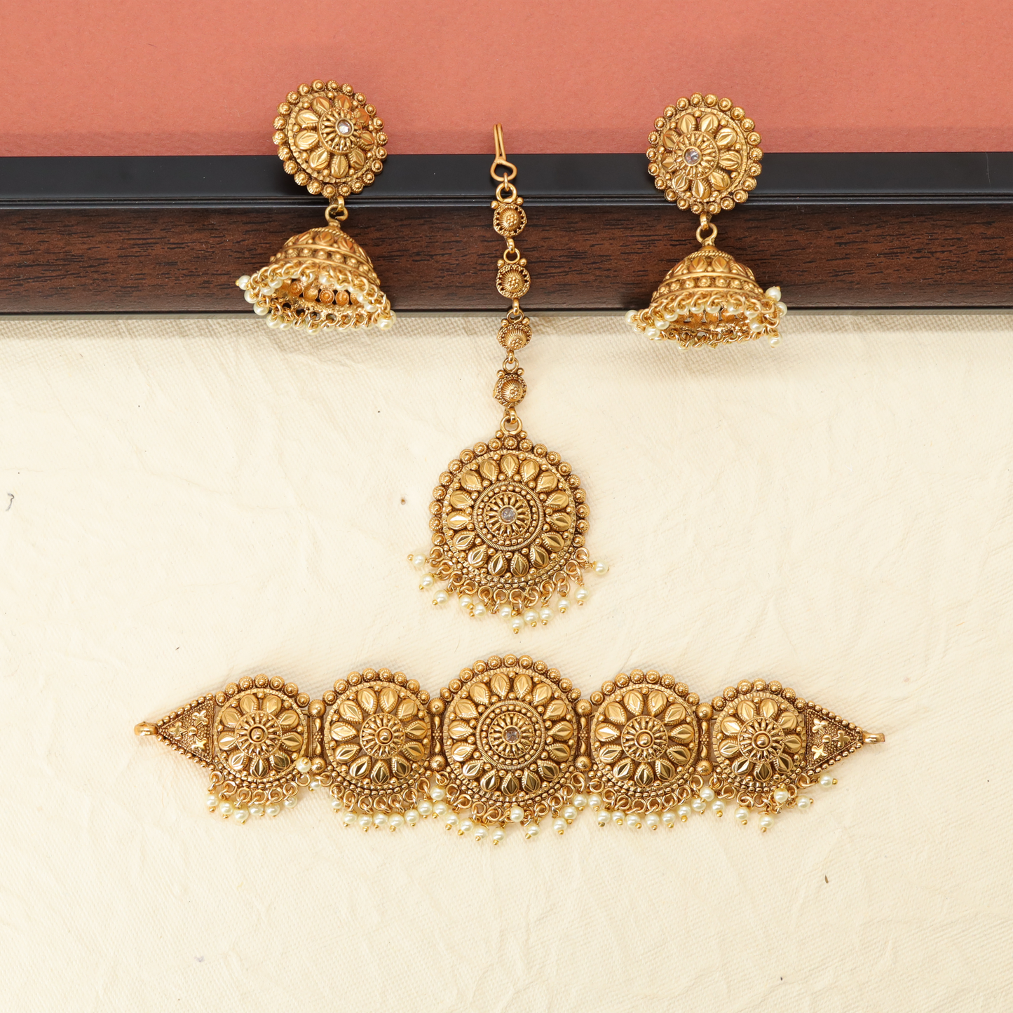 Antique Choker X105034