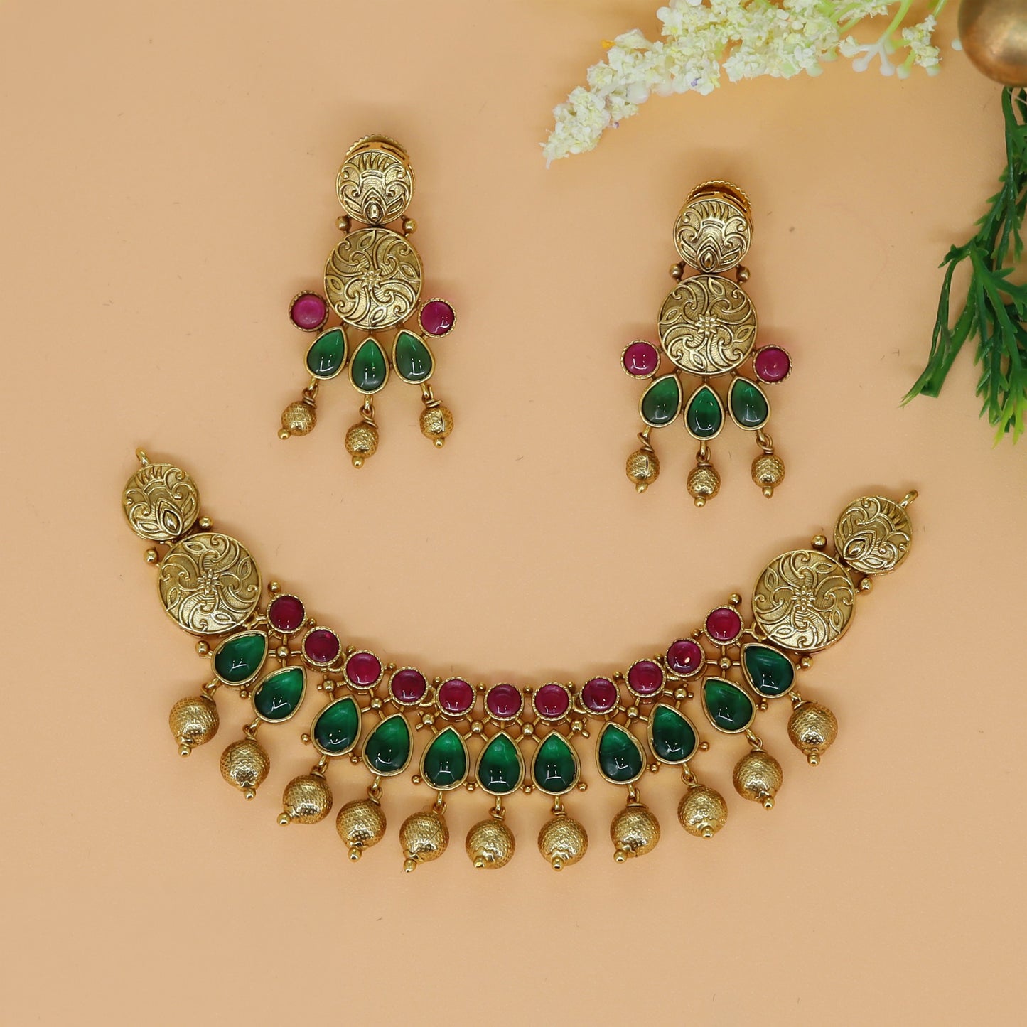 Heritage pendant set with circular scrollwork detailing and suspended drops