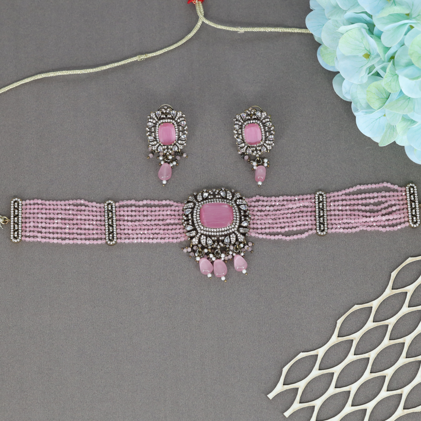 Beaded Choker with Oval Center Design