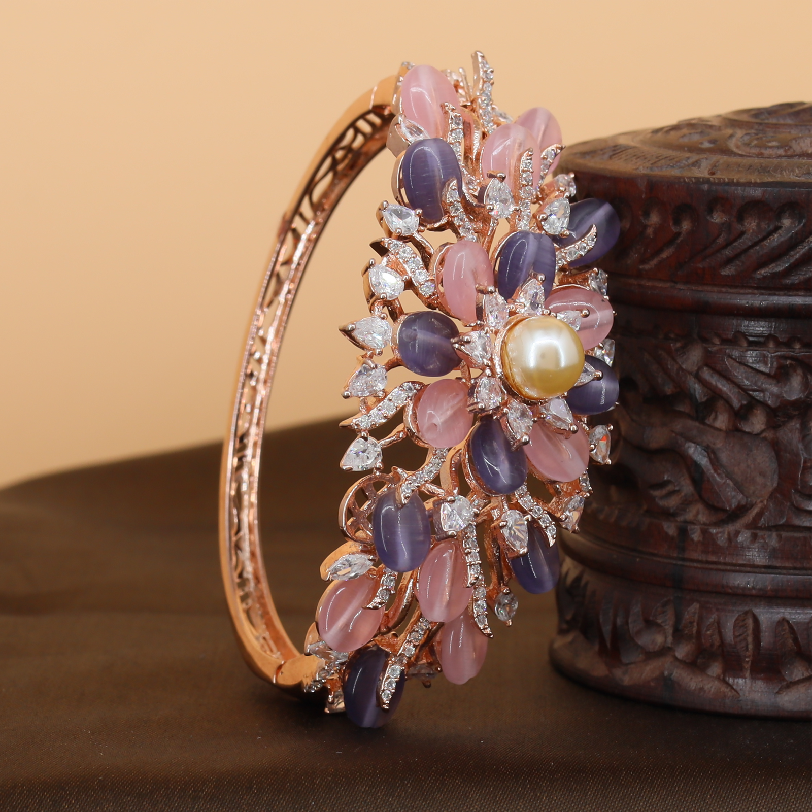 Graceful Botanical Pattern Kada with Pearl Highlight Design