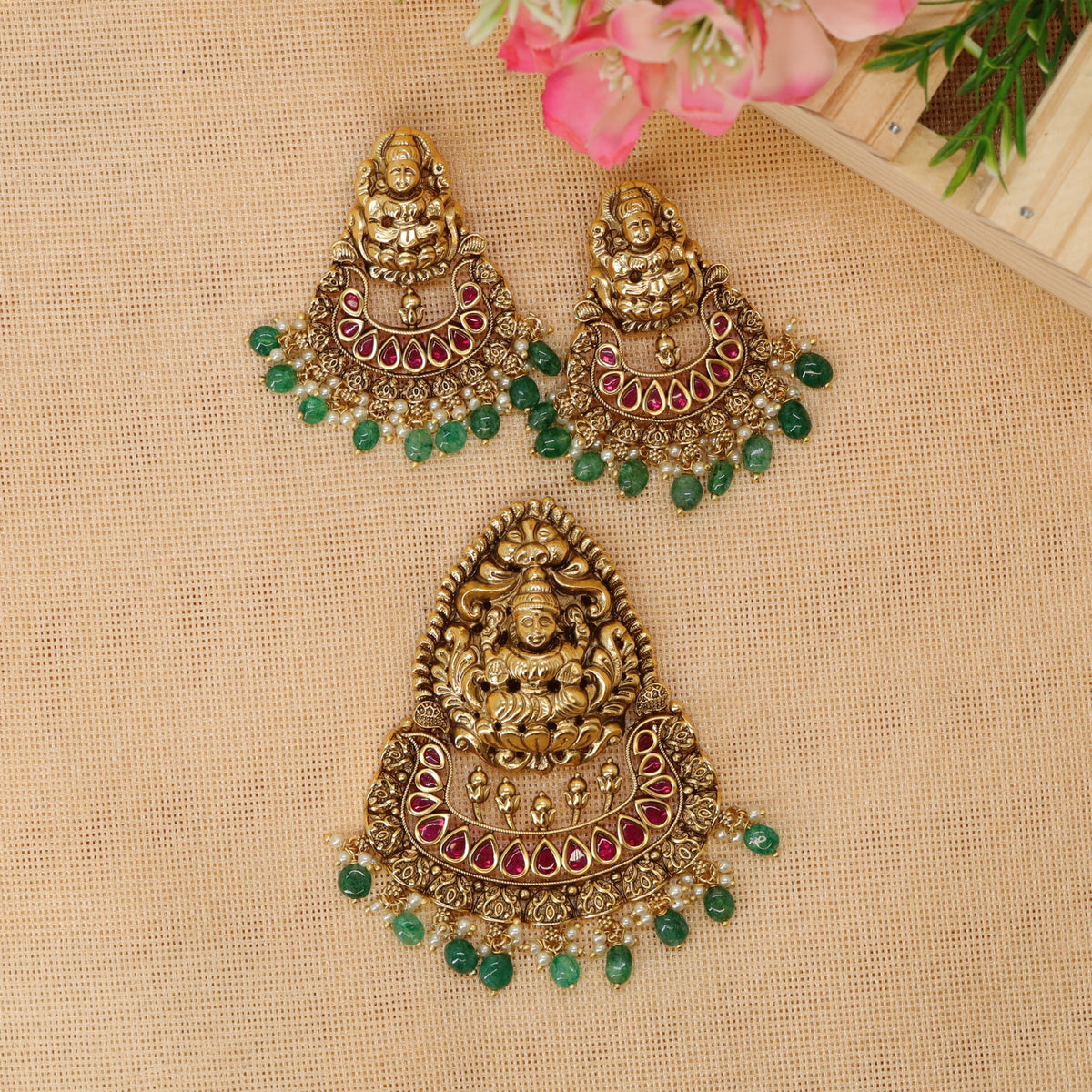Lakshmi Set with Goddess Figures, Curved Panels and Traditional Fringe Detailing