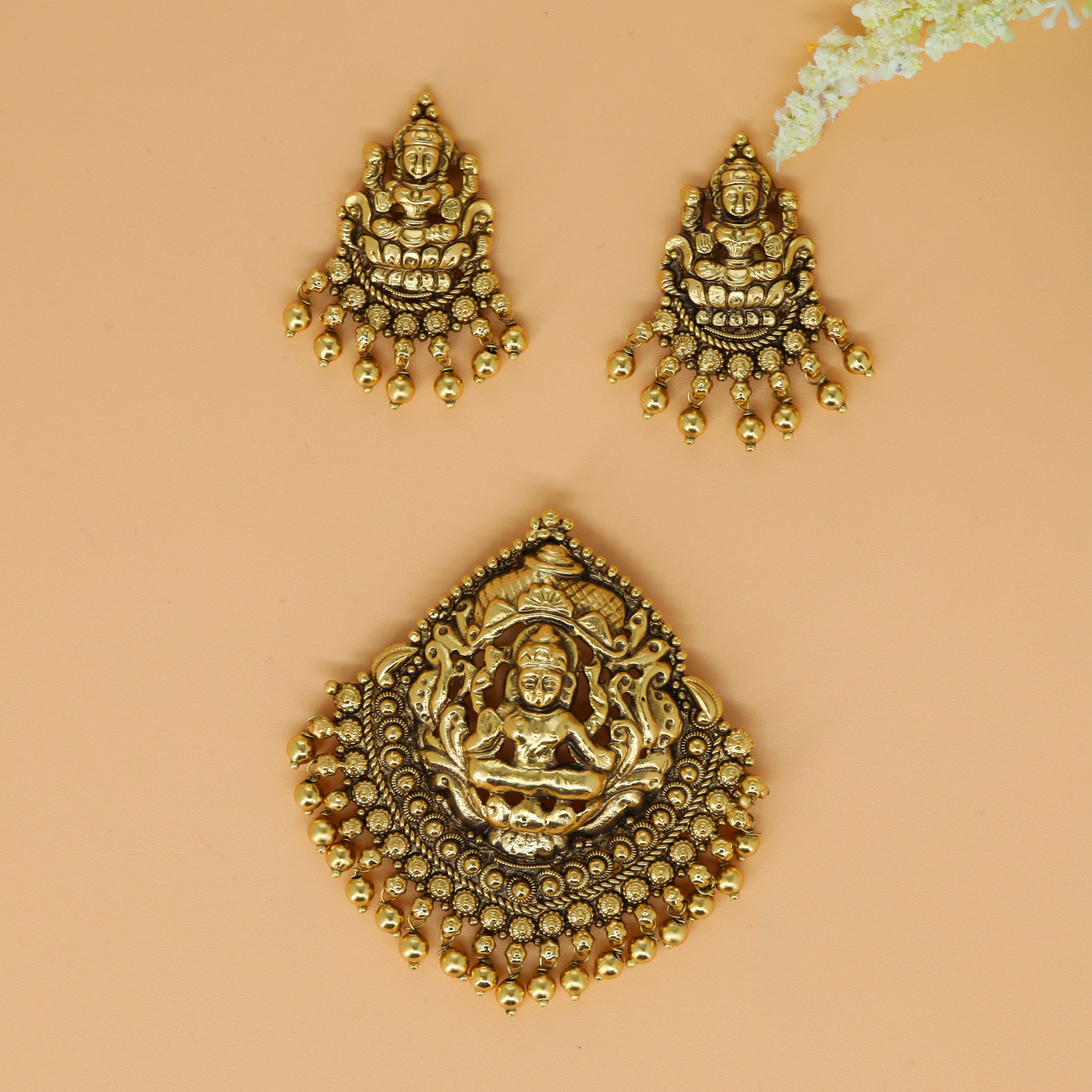 Decorative Lakshmi Shrine Pendant Set with Layered Motif Border