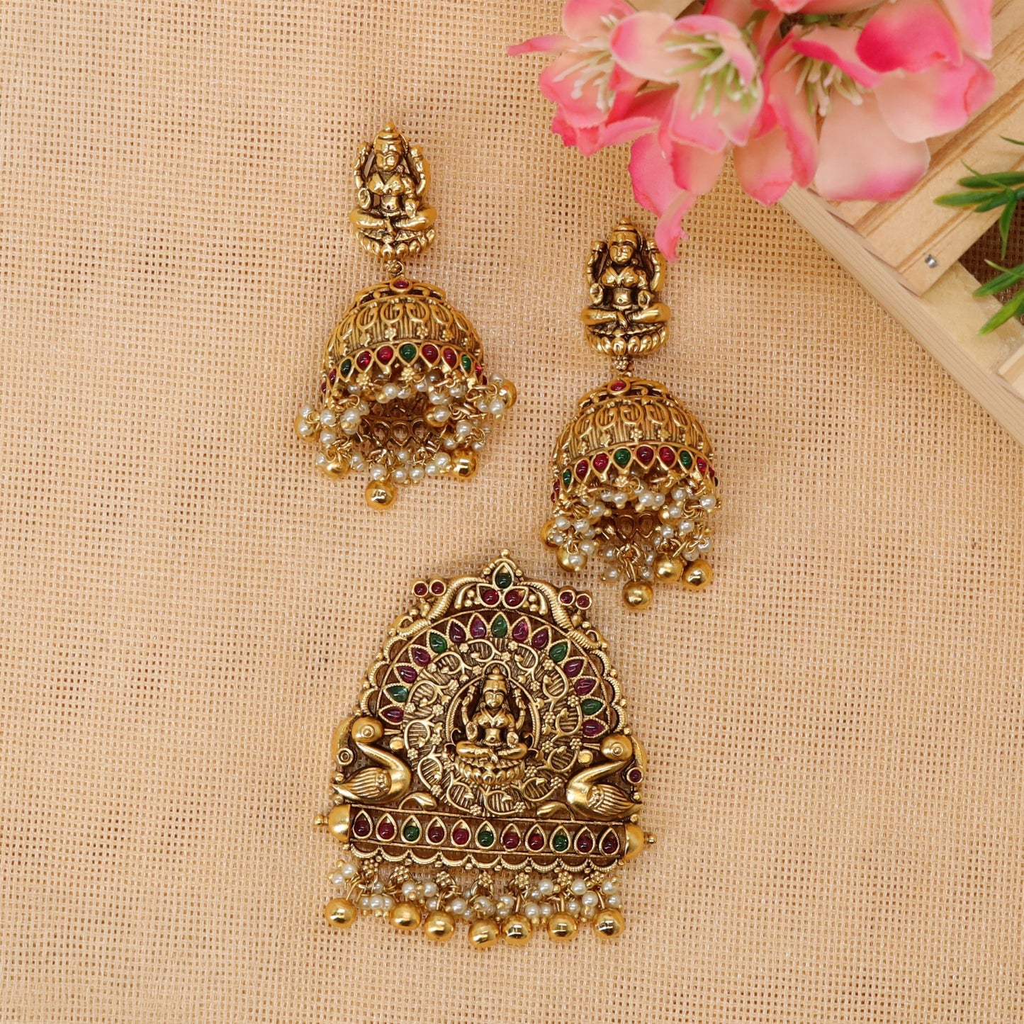Antique Lakshmi pendant set with twin swan detailing and pearl drops