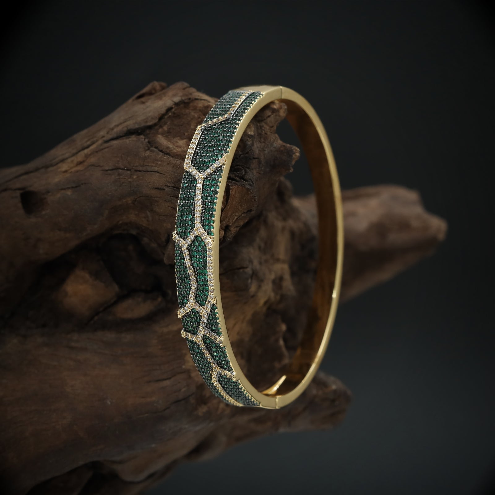 Stylish Pavé Work Bracelet with Patterned Design and Defined Border Lines