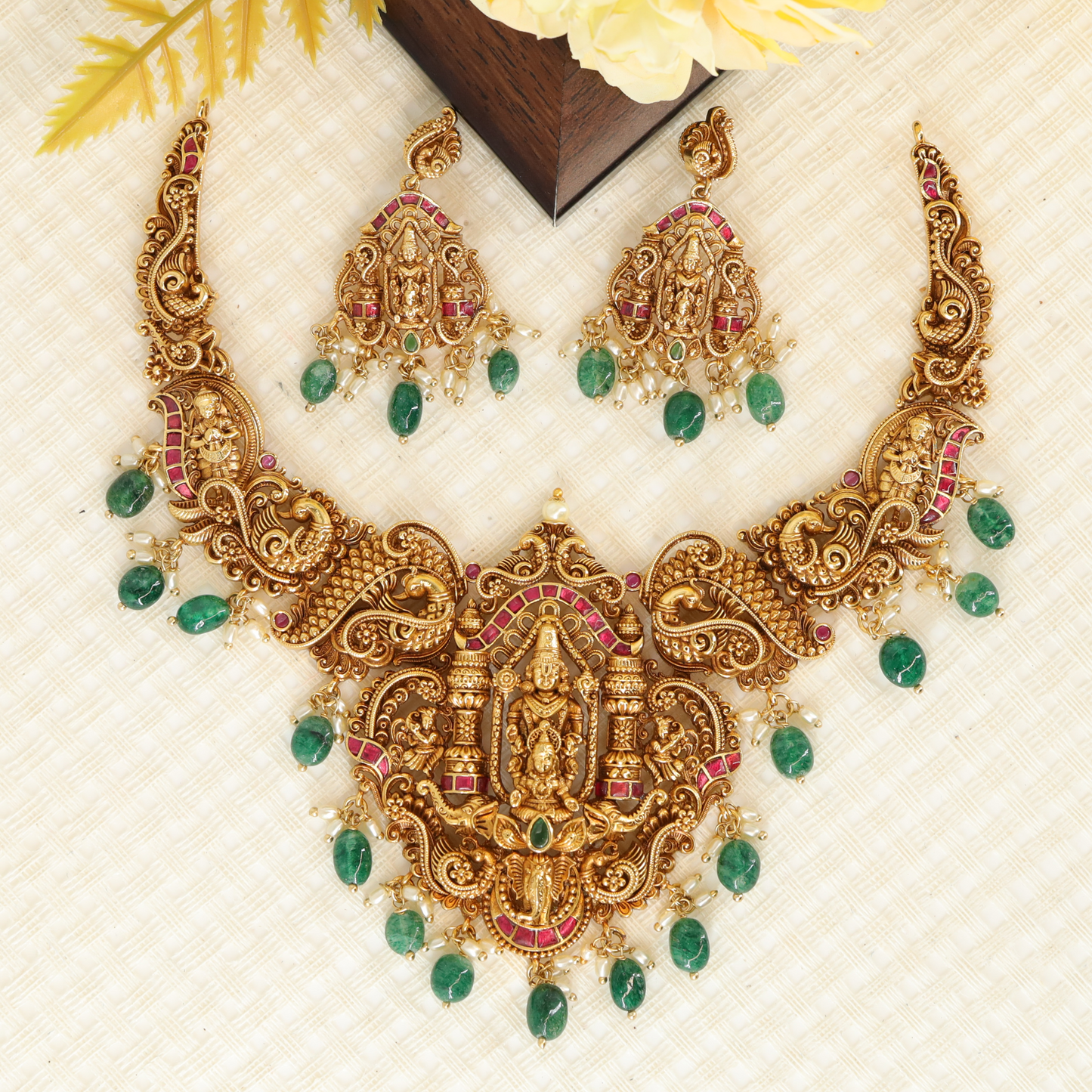 Antique Necklace X105889
