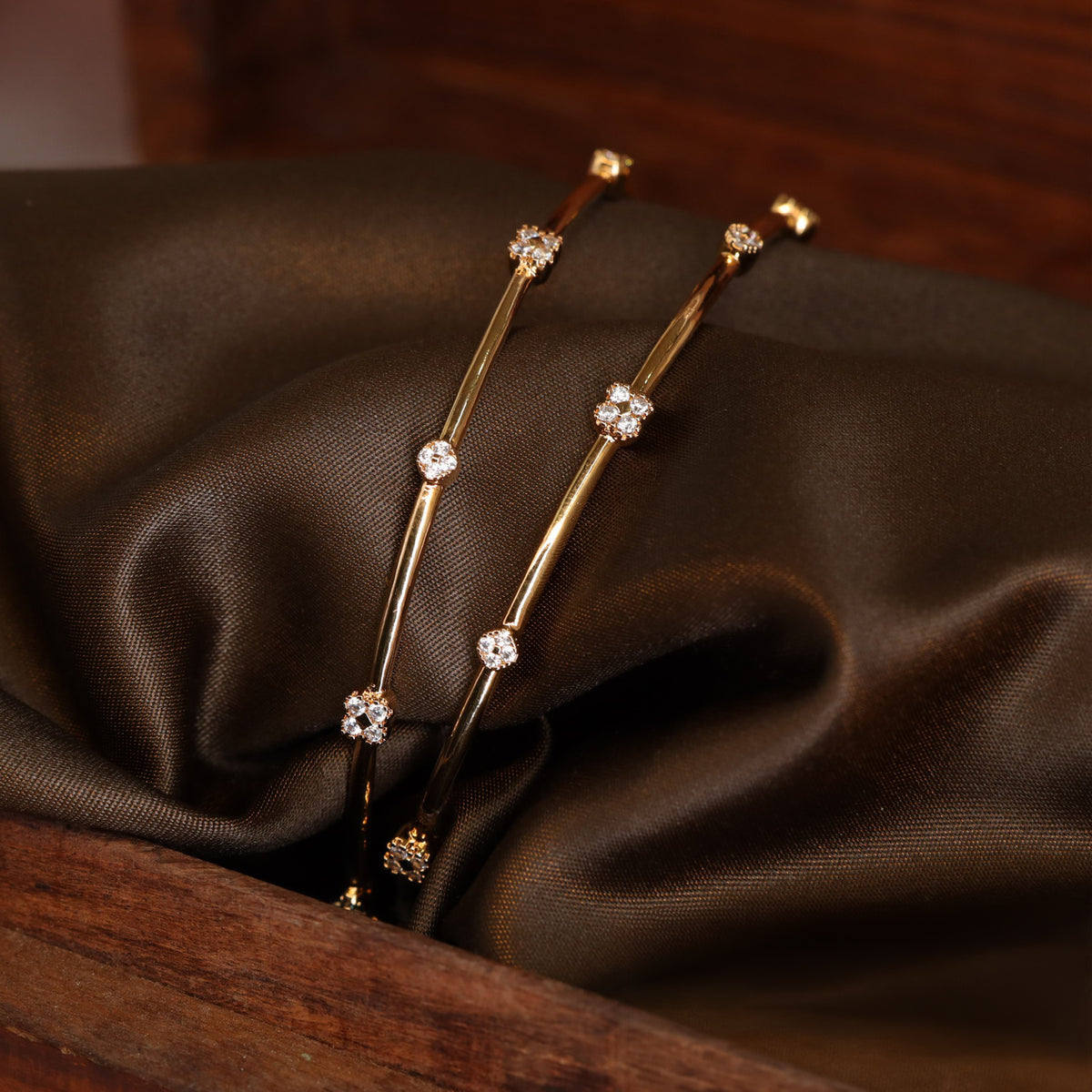 Refined Slim Bangles with Balanced Stone Accent Detailing