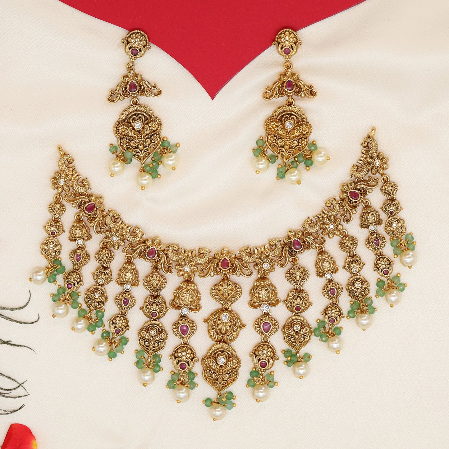 Antique Choker X106385