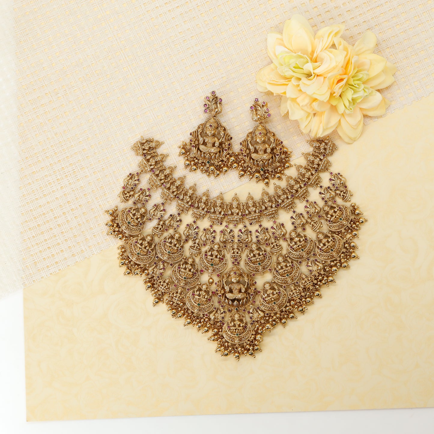 Antique Choker X106641